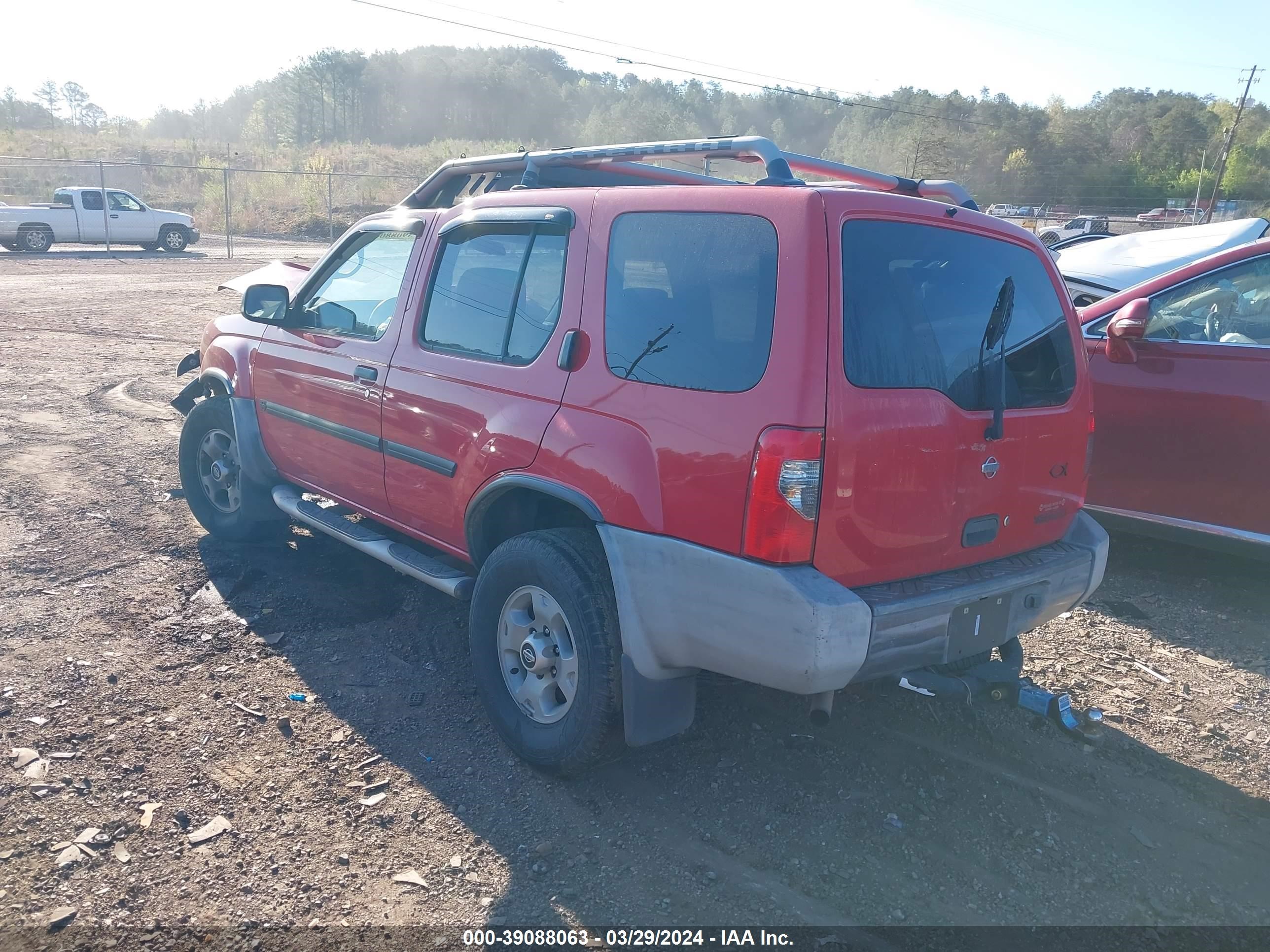 Photo 2 VIN: 5N1ED28T0YC588816 - NISSAN XTERRA 