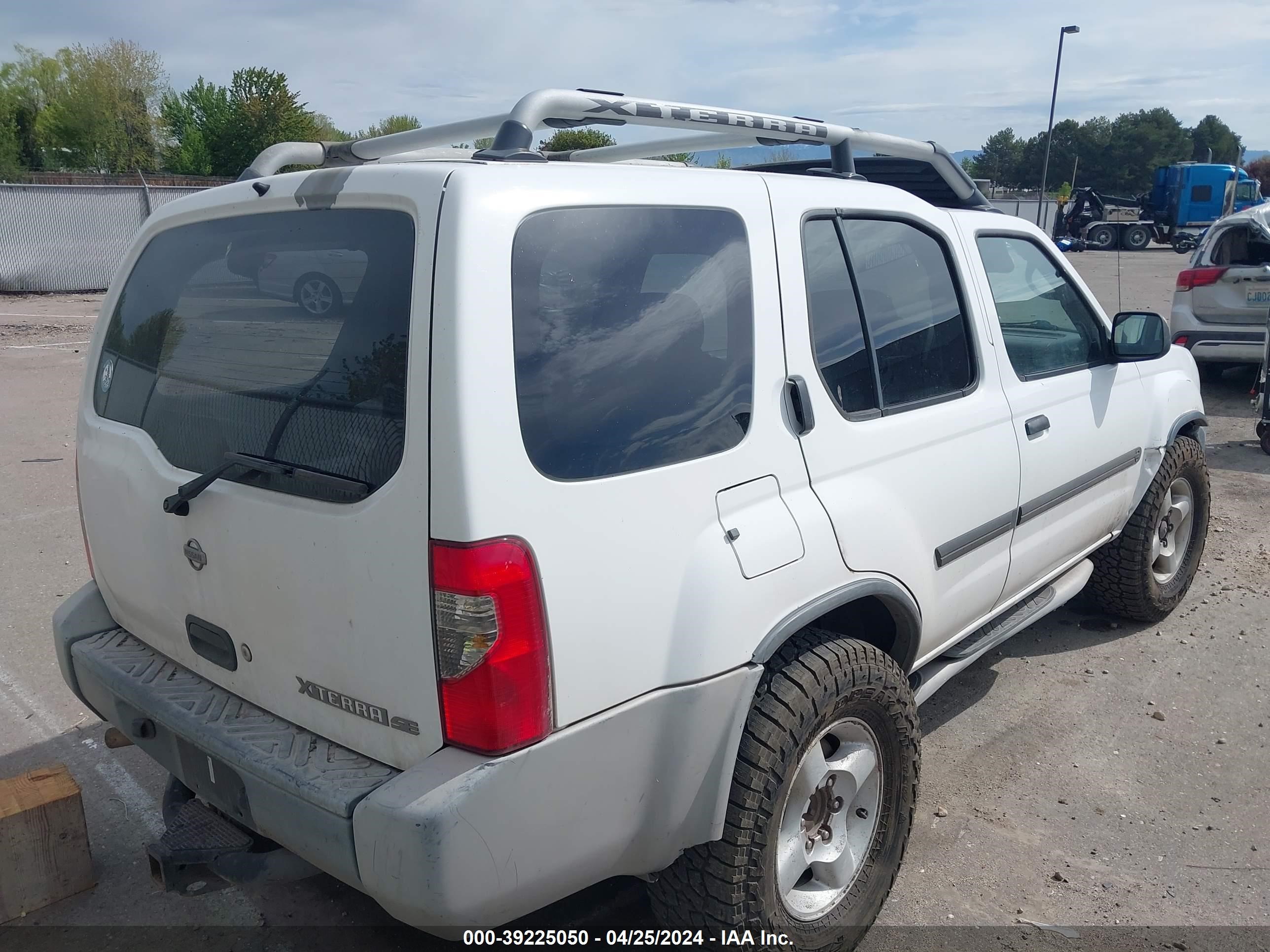 Photo 3 VIN: 5N1ED28T11C530817 - NISSAN XTERRA 