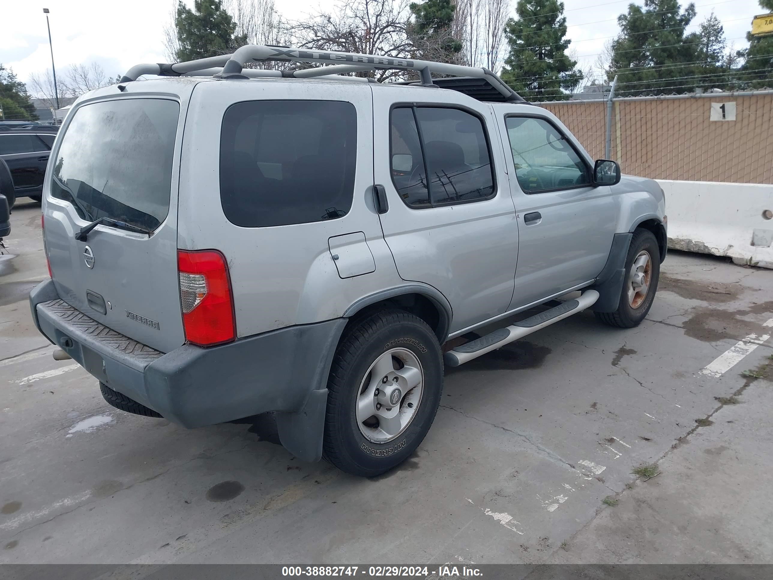 Photo 3 VIN: 5N1ED28T12C520970 - NISSAN XTERRA 