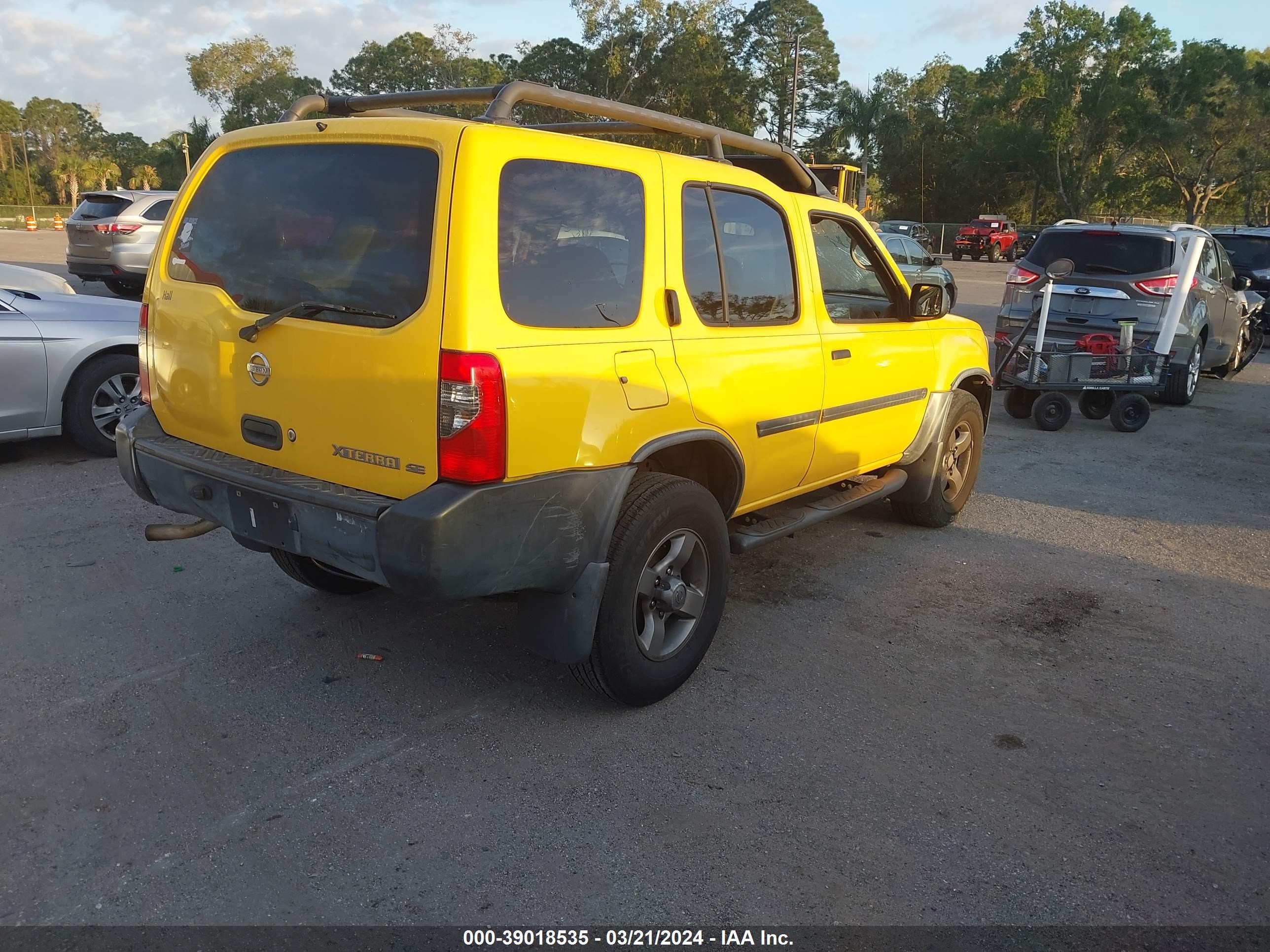 Photo 3 VIN: 5N1ED28T12C600883 - NISSAN XTERRA 