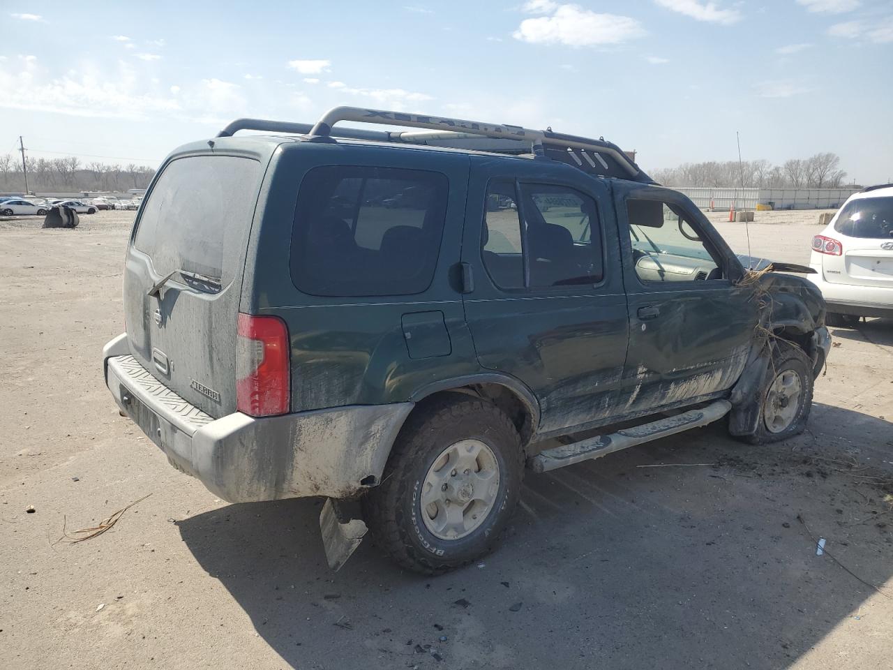 Photo 2 VIN: 5N1ED28Y2YC582737 - NISSAN XTERRA 