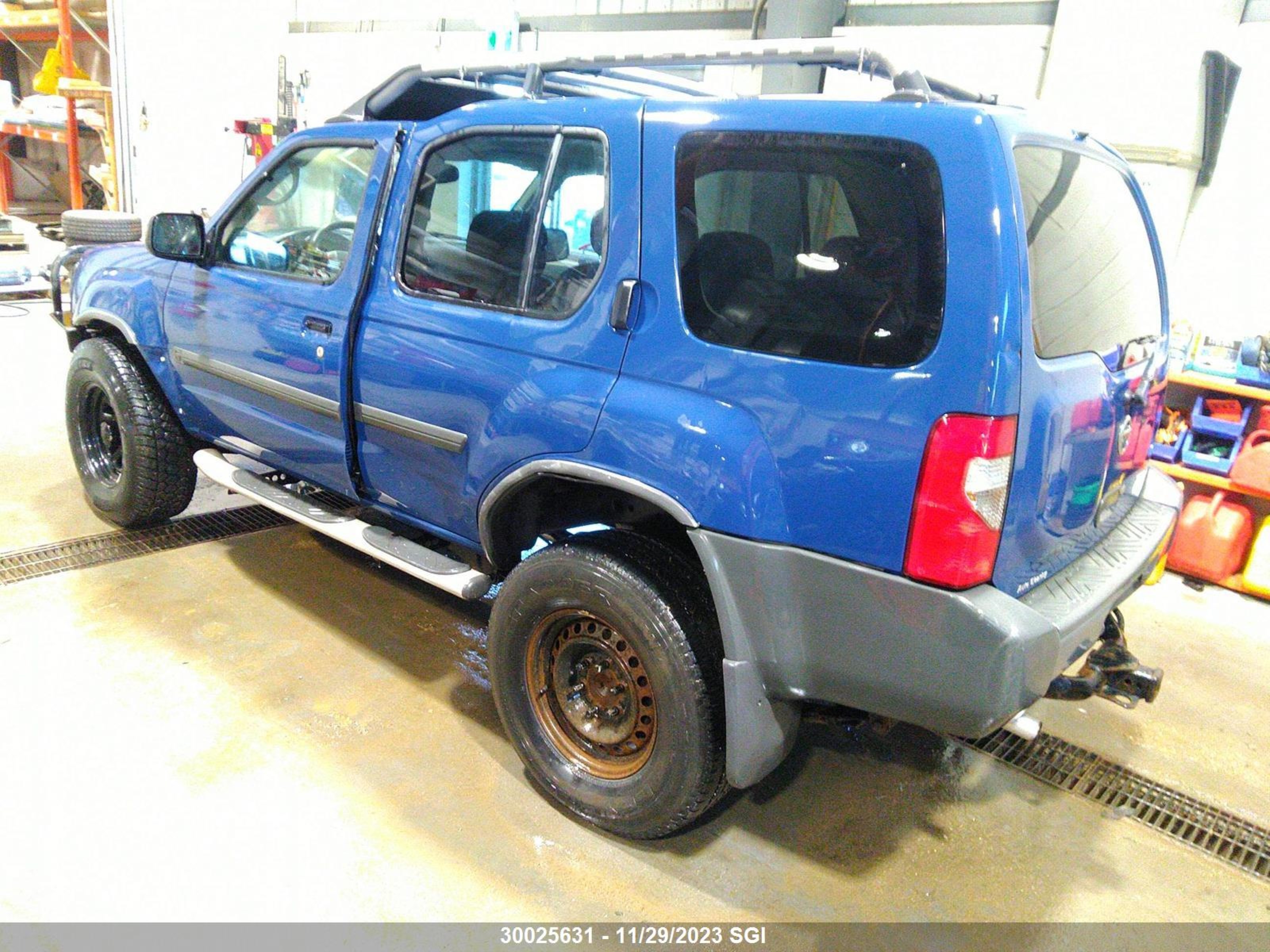 Photo 2 VIN: 5N1ED28Y34C668956 - NISSAN XTERRA 