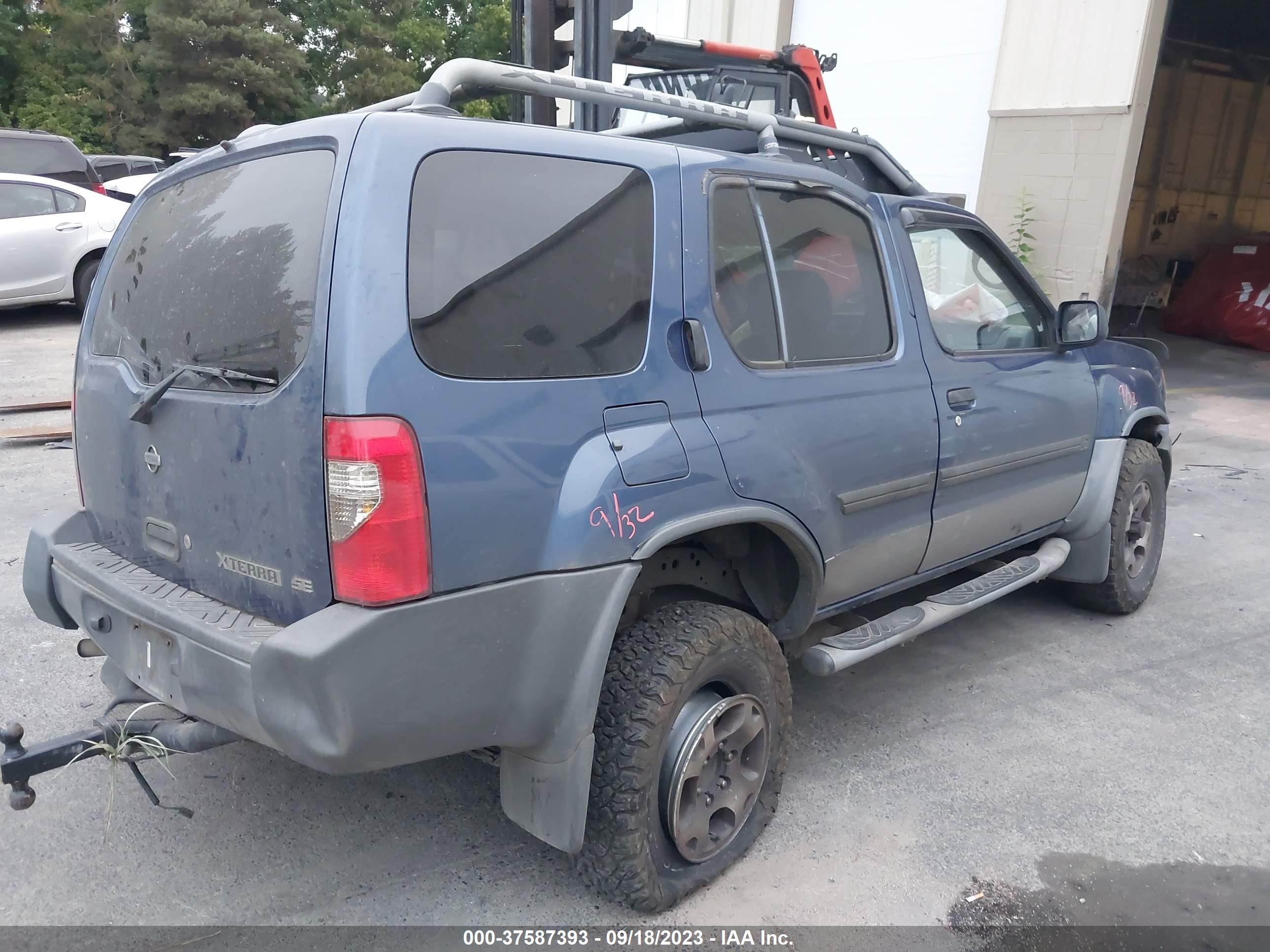 Photo 3 VIN: 5N1ED28Y8YC578191 - NISSAN XTERRA 