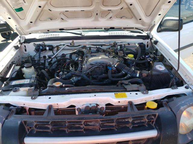 Photo 11 VIN: 5N1ED28Y94C670467 - NISSAN XTERRA XE 