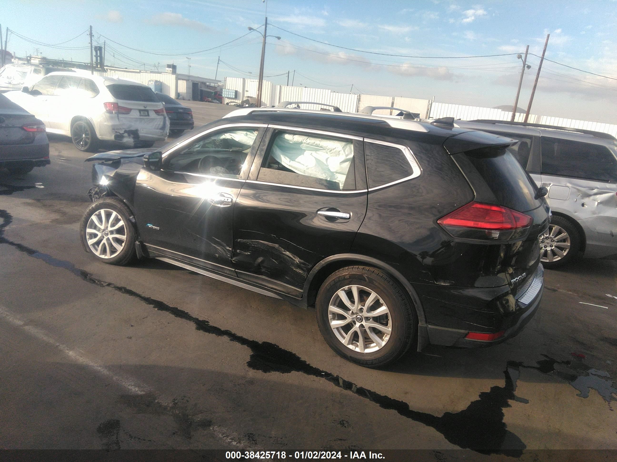 Photo 2 VIN: 5N1ET2MT5HC786039 - NISSAN ROGUE 