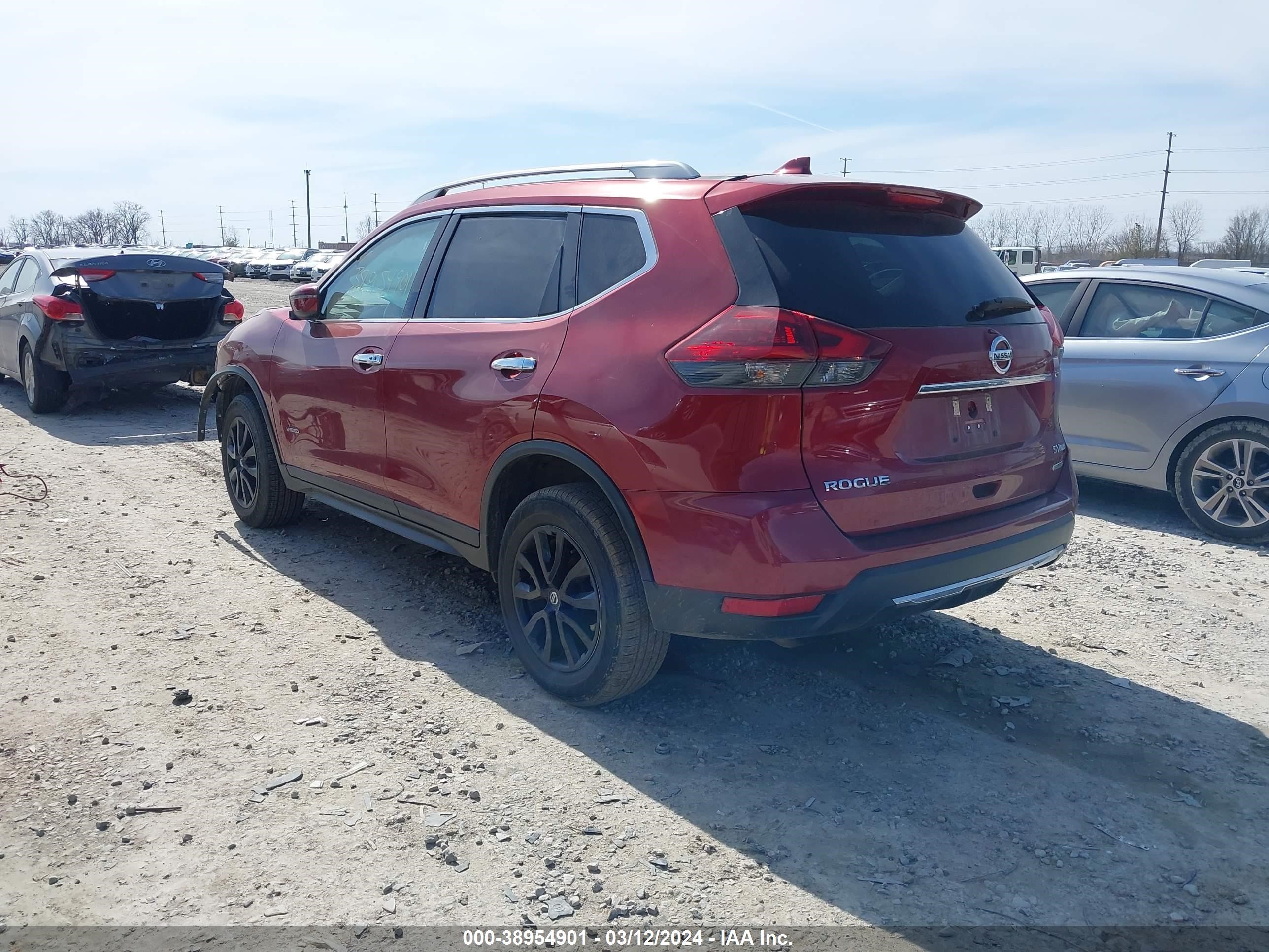 Photo 2 VIN: 5N1ET2MV9JC826677 - NISSAN ROGUE 