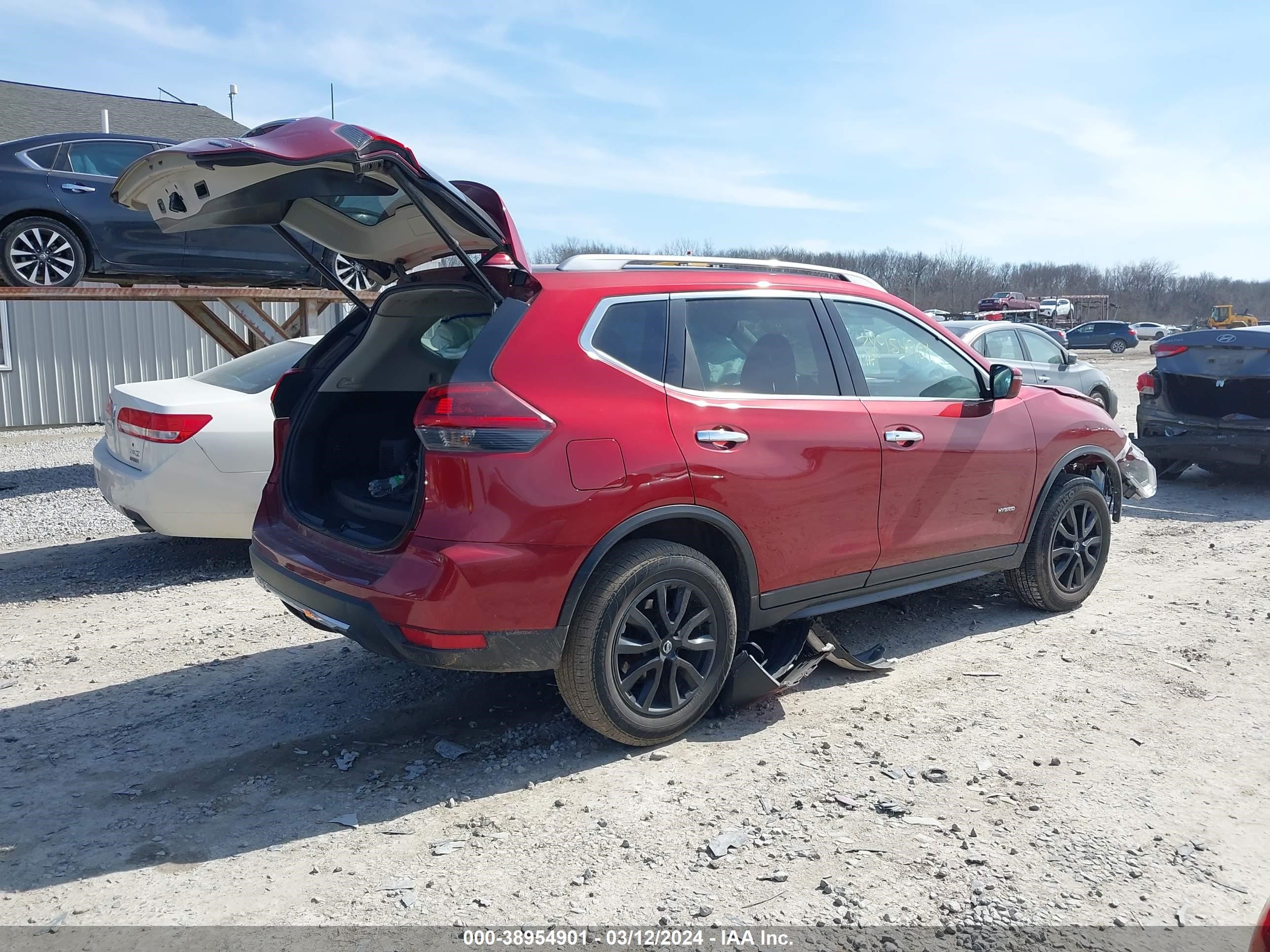 Photo 3 VIN: 5N1ET2MV9JC826677 - NISSAN ROGUE 