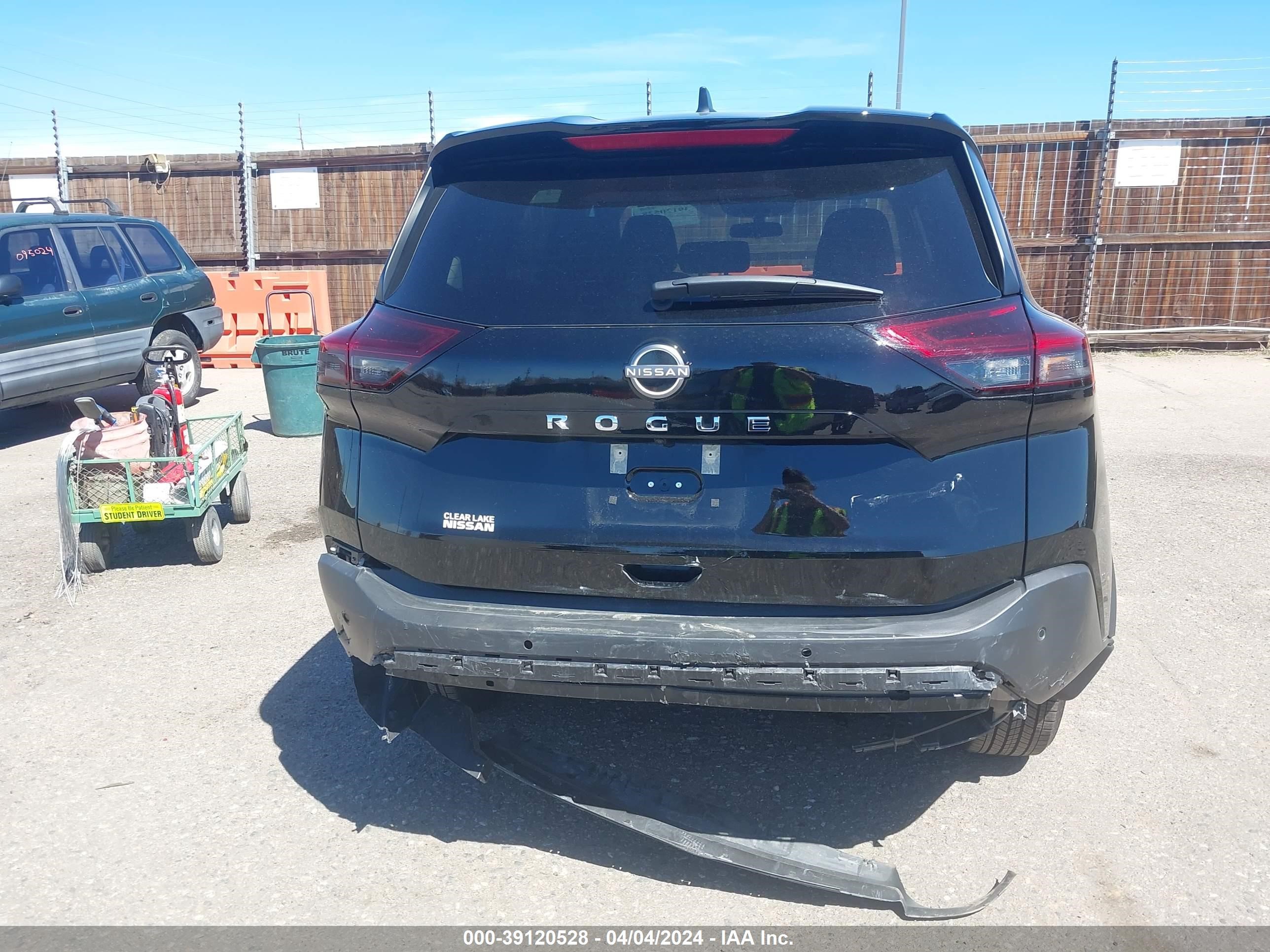 Photo 16 VIN: 5N1VT38A8A3917166 - NISSAN ROGUE 