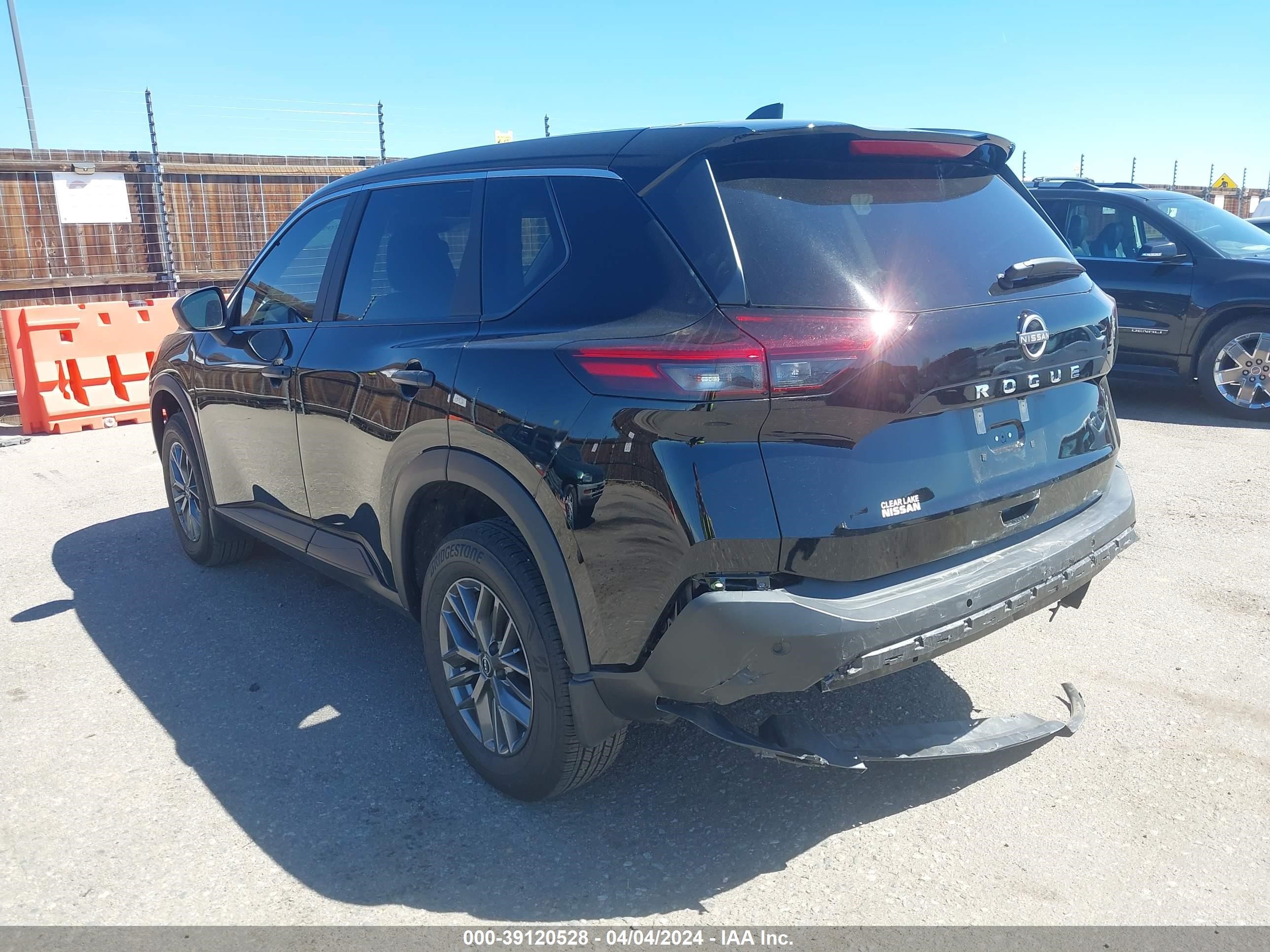 Photo 2 VIN: 5N1VT38A8A3917166 - NISSAN ROGUE 