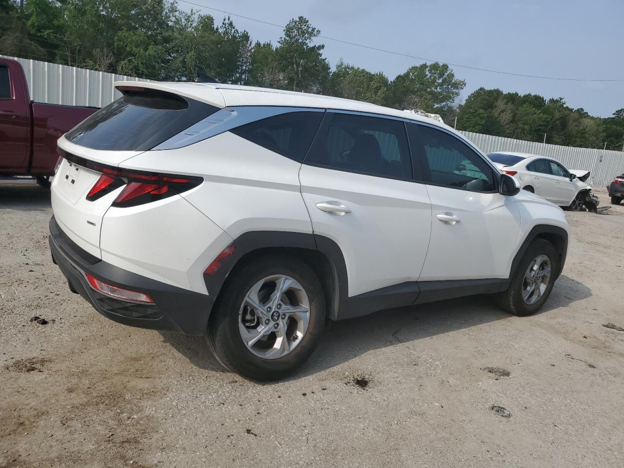 Photo 2 VIN: 5NMJACAE1PH245896 - HYUNDAI TUCSON 