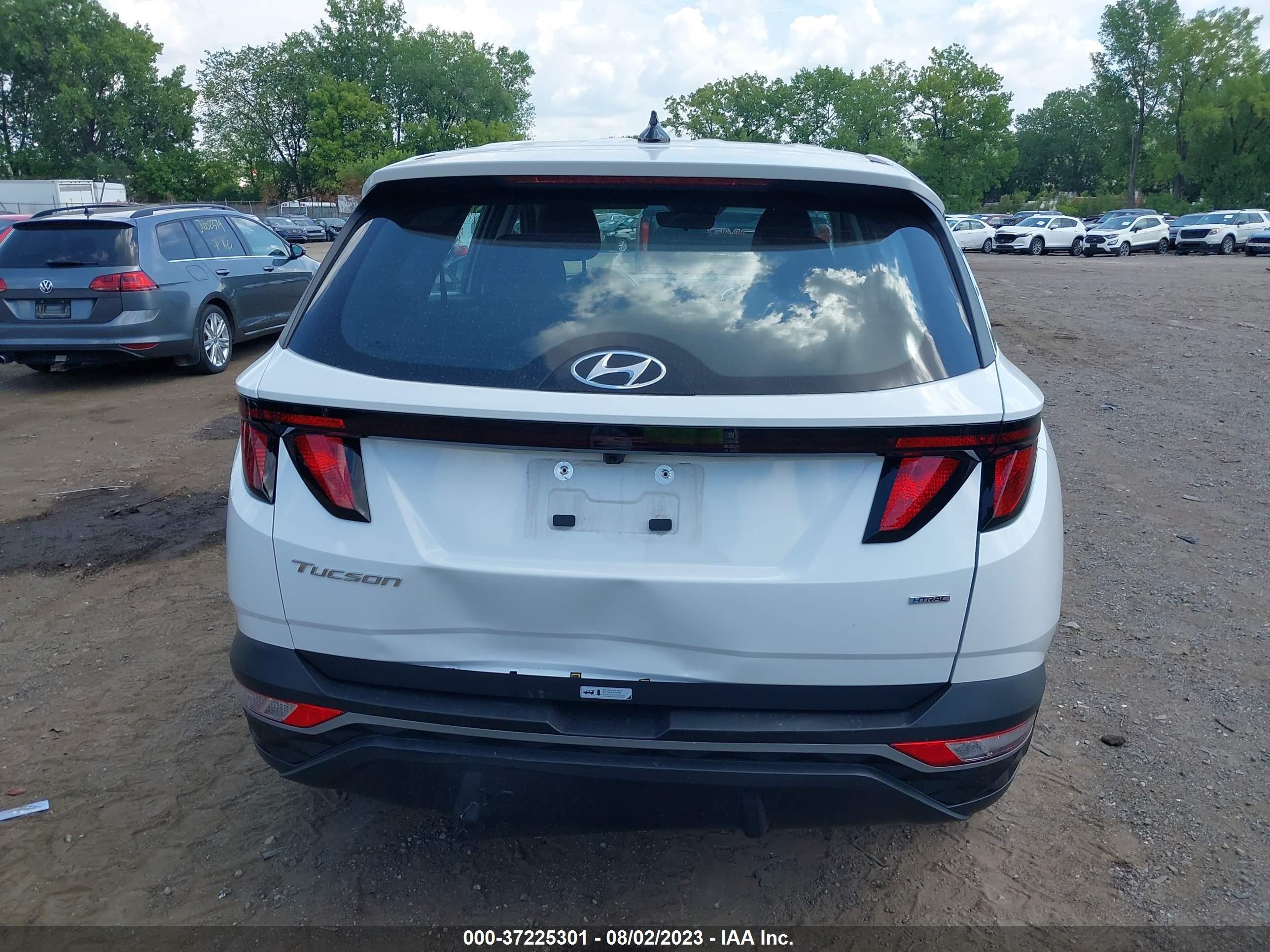 Photo 15 VIN: 5NMJACAE2PH234180 - HYUNDAI TUCSON 