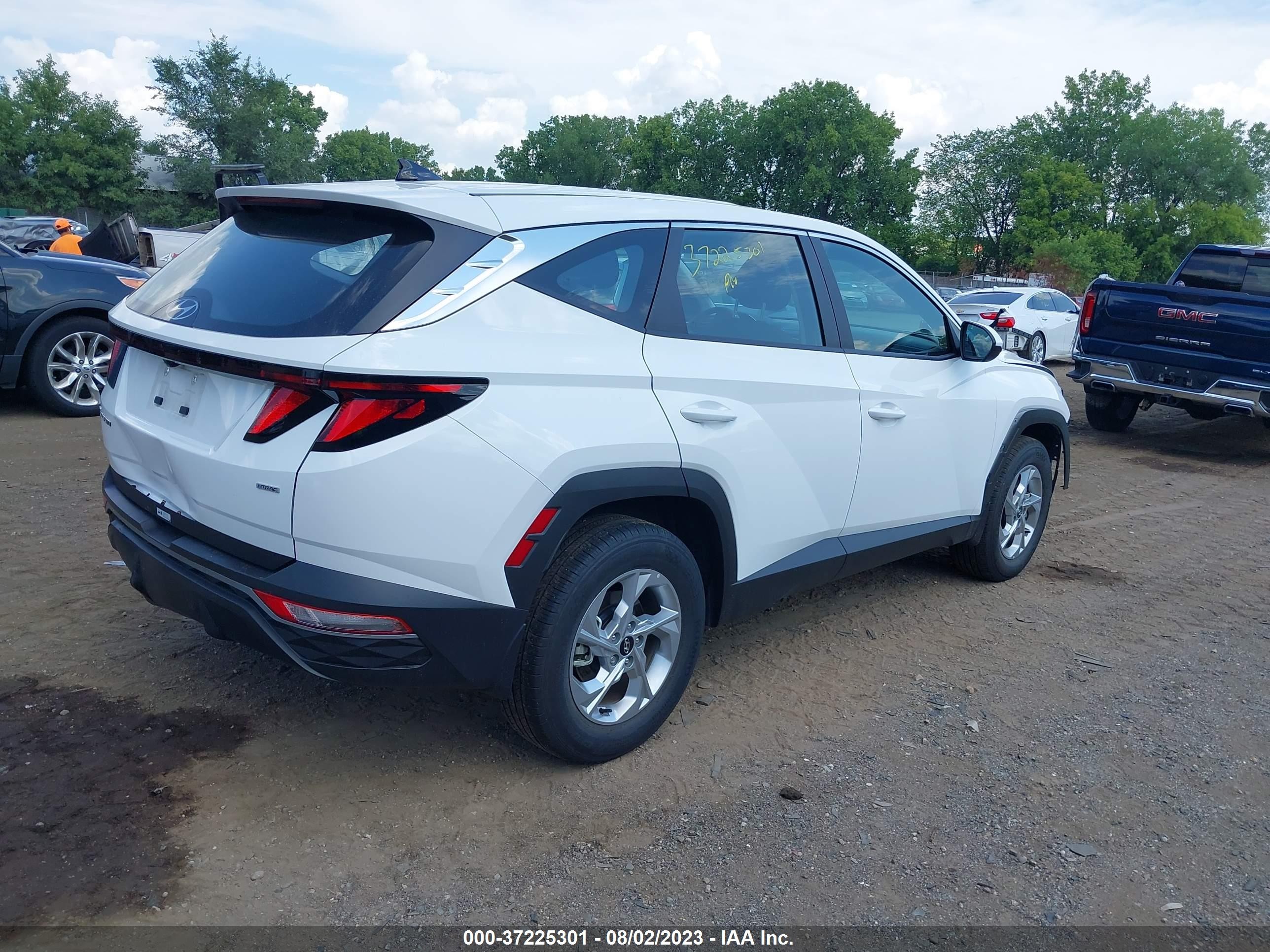 Photo 3 VIN: 5NMJACAE2PH234180 - HYUNDAI TUCSON 