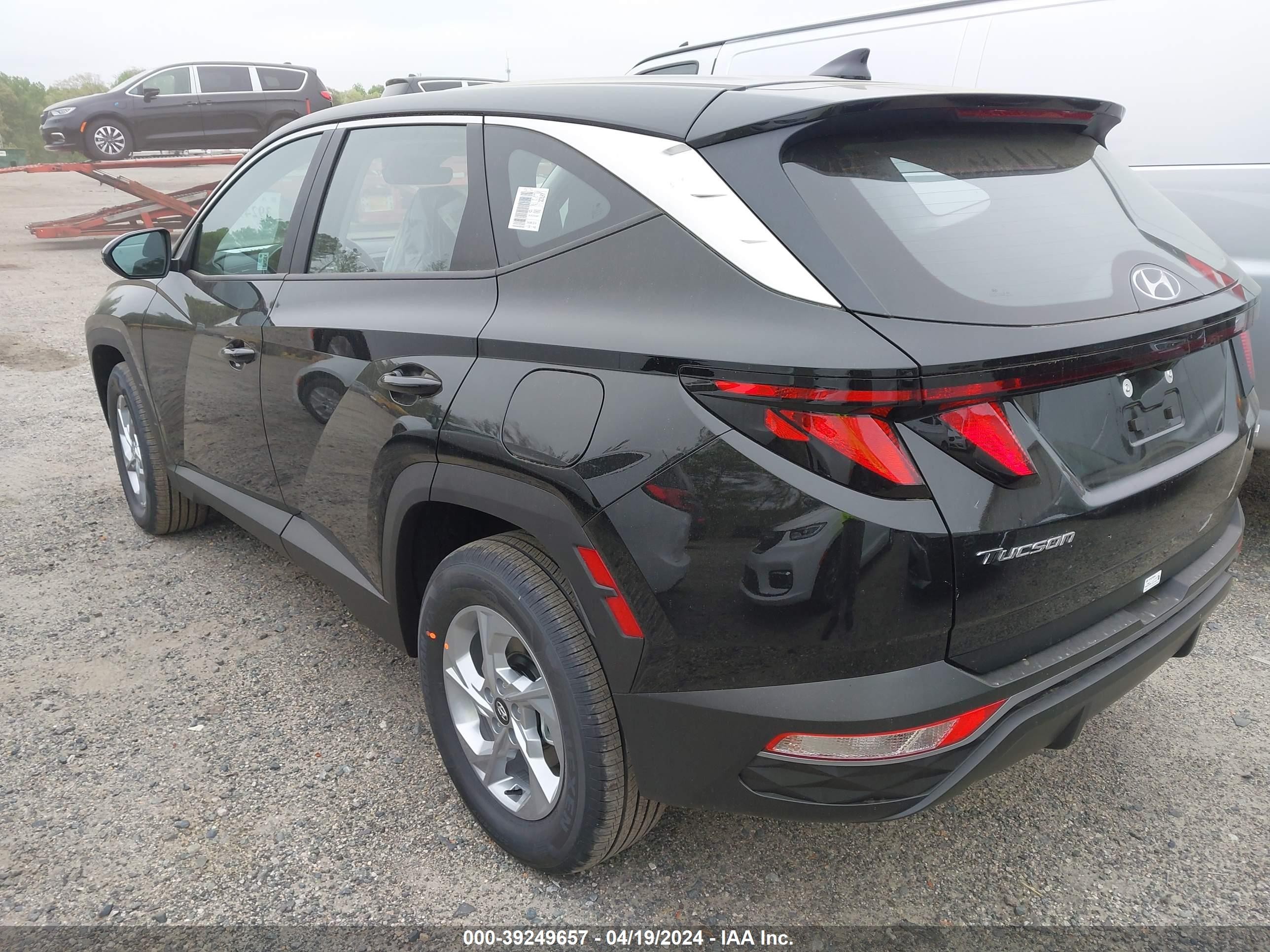 Photo 2 VIN: 5NMJACDEXRH399697 - HYUNDAI TUCSON 