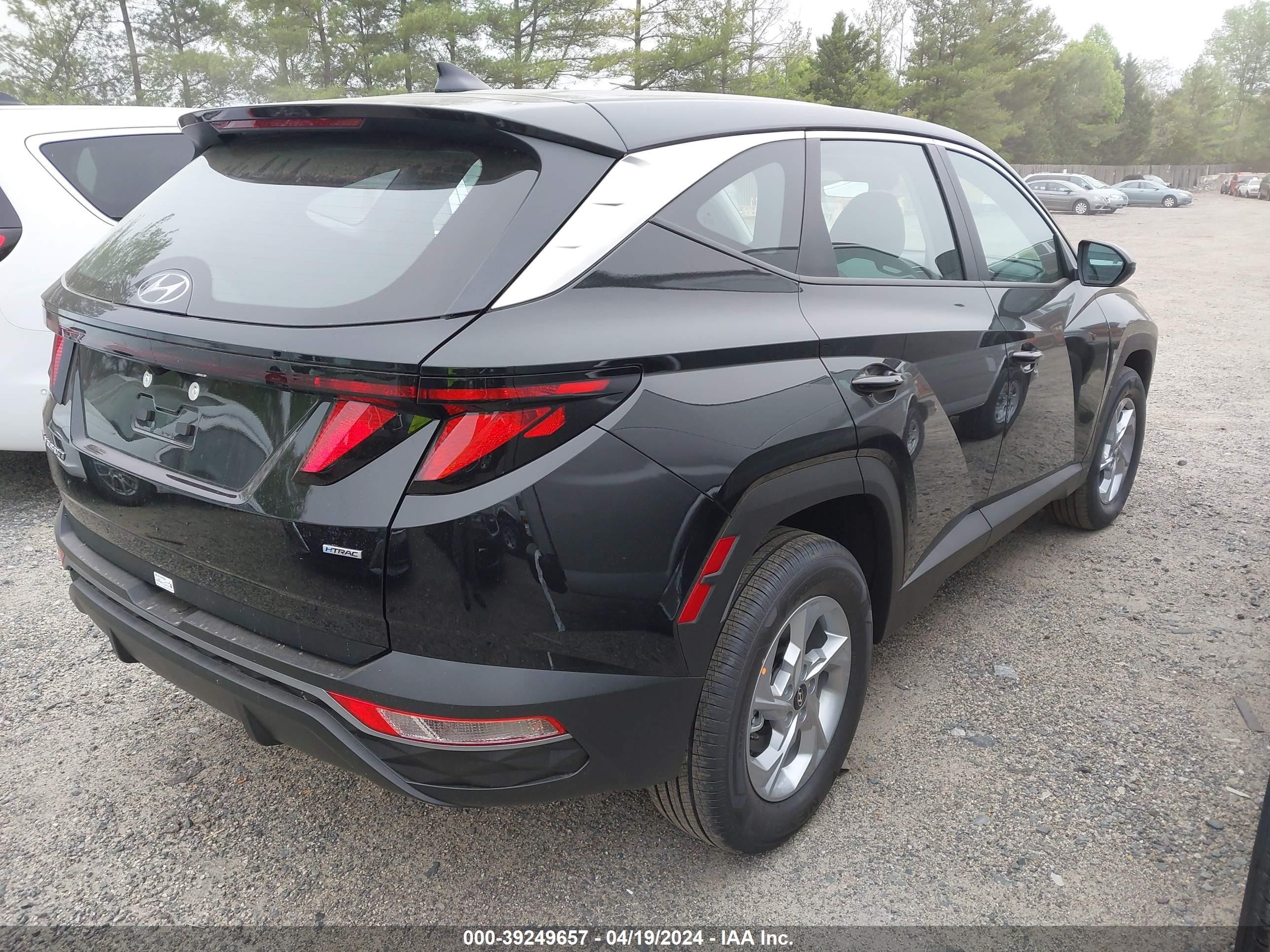 Photo 3 VIN: 5NMJACDEXRH399697 - HYUNDAI TUCSON 