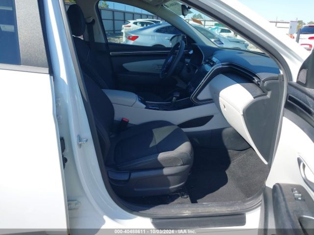 Photo 4 VIN: 5NMJB3AE2NH027489 - HYUNDAI TUCSON 