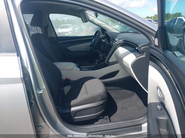 Photo 4 VIN: 5NMJB3AE3NH025461 - HYUNDAI TUCSON 