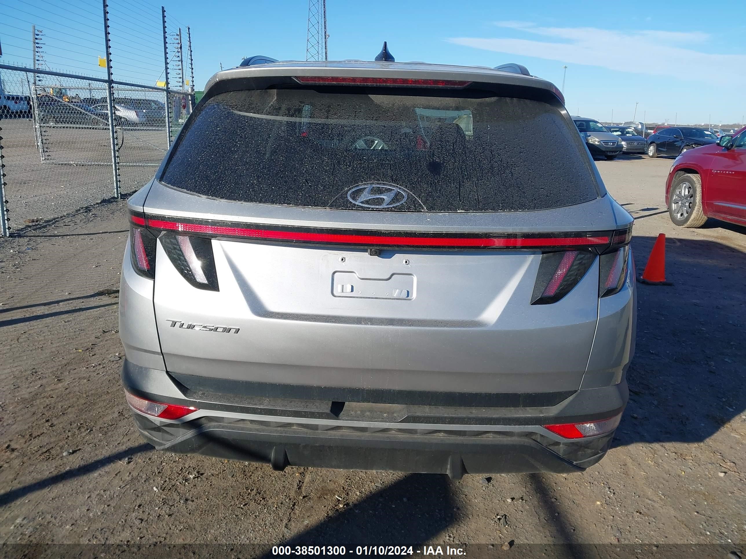 Photo 15 VIN: 5NMJB3AE6PH196370 - HYUNDAI TUCSON 