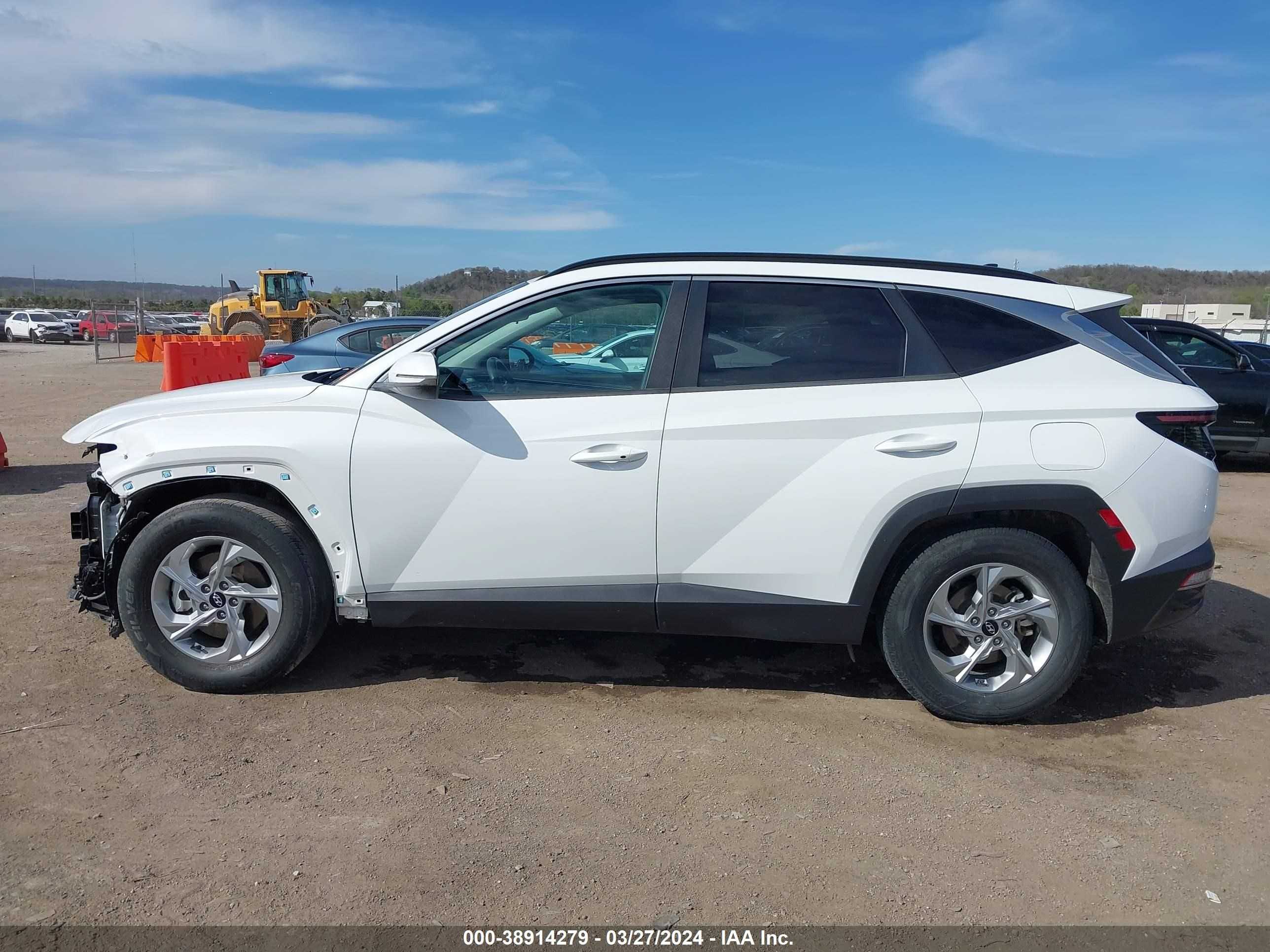 Photo 14 VIN: 5NMJB3AEXNH022847 - HYUNDAI TUCSON 