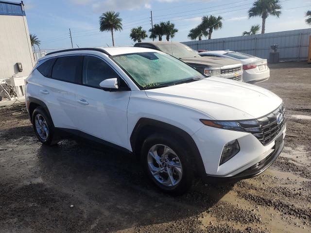 Photo 3 VIN: 5NMJB3DE0RH380587 - HYUNDAI TUCSON SEL 