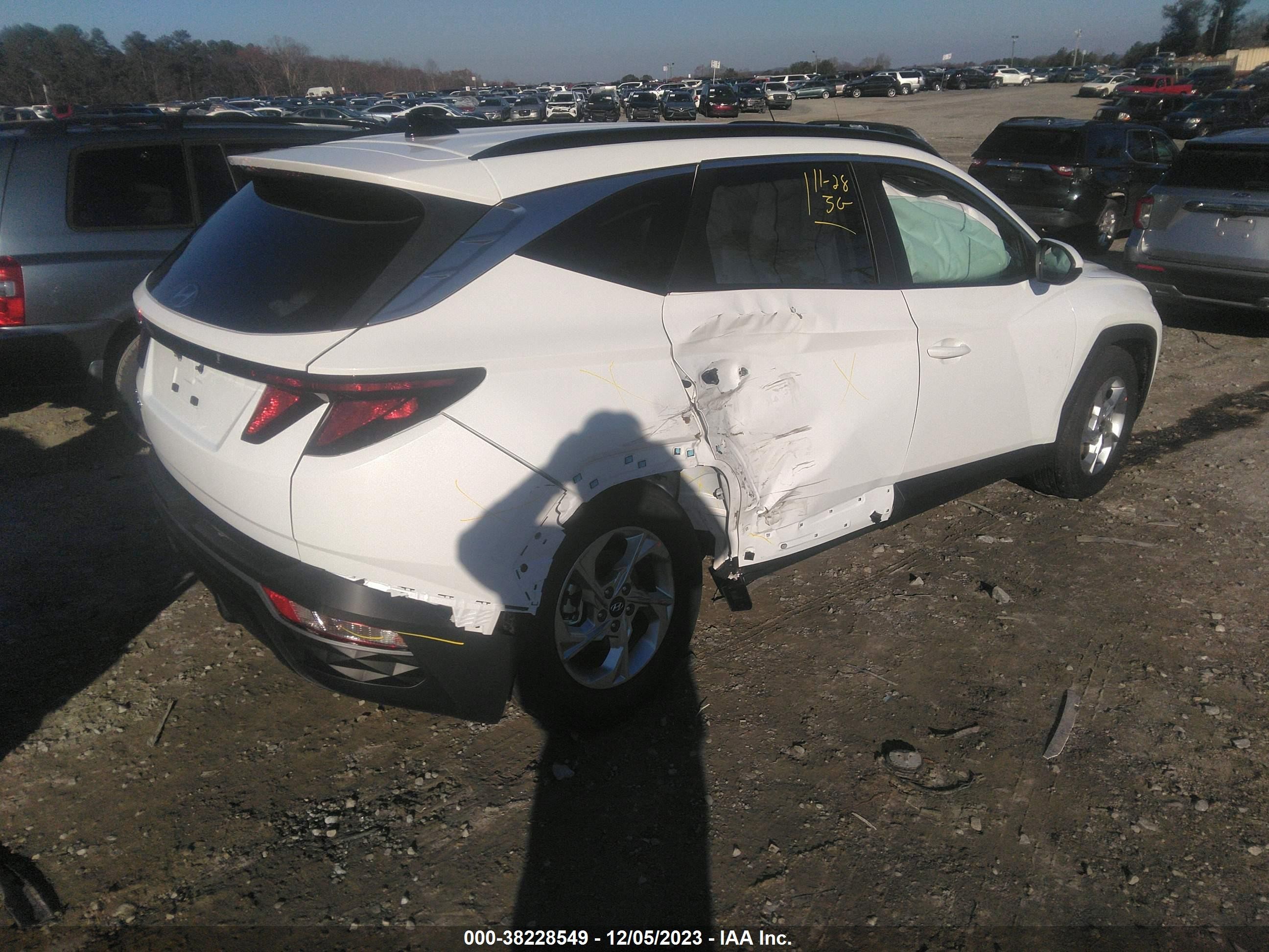 Photo 3 VIN: 5NMJB3DE3RH347731 - HYUNDAI TUCSON 