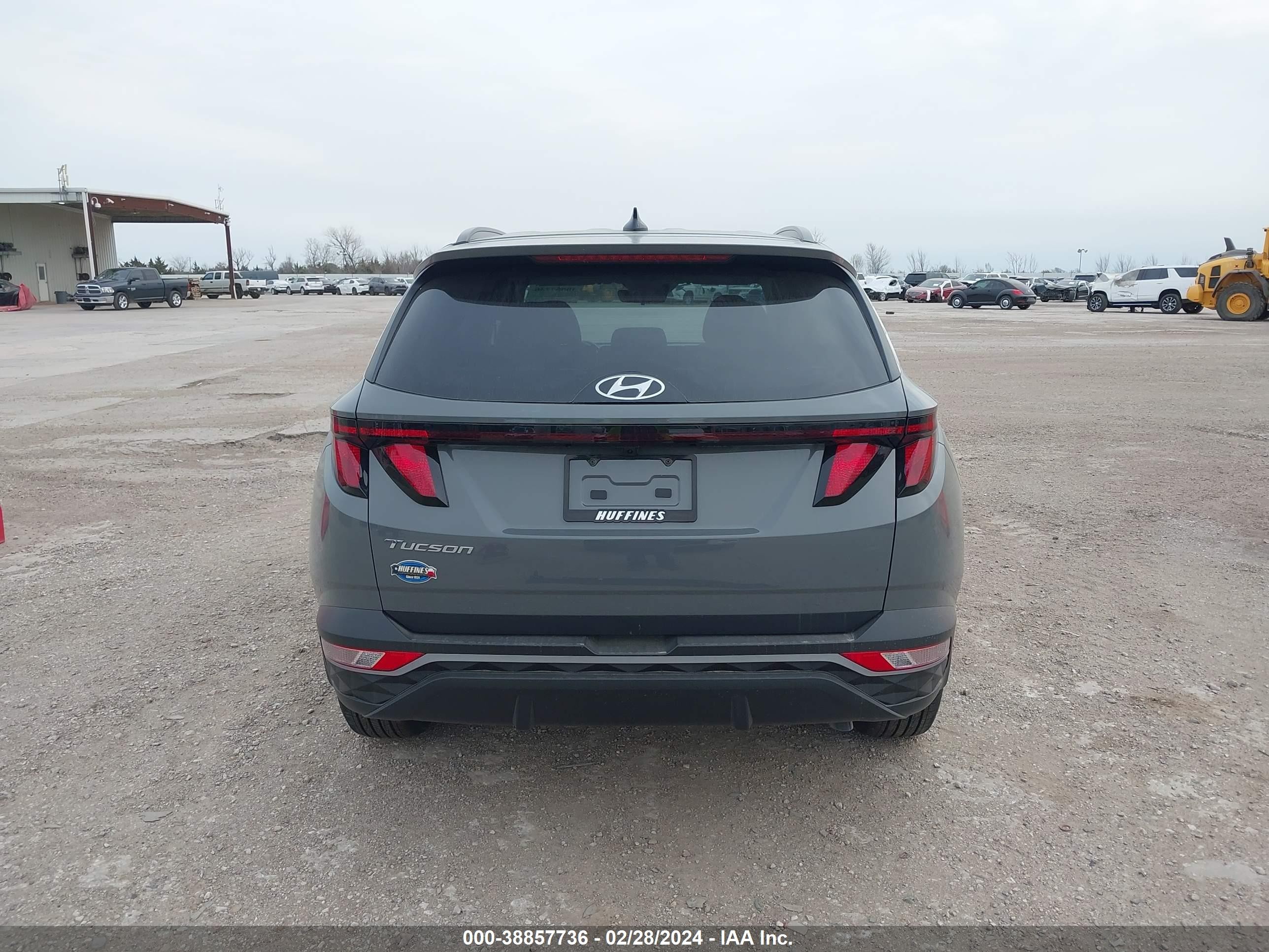 Photo 16 VIN: 5NMJB3DE4RH323986 - HYUNDAI TUCSON 