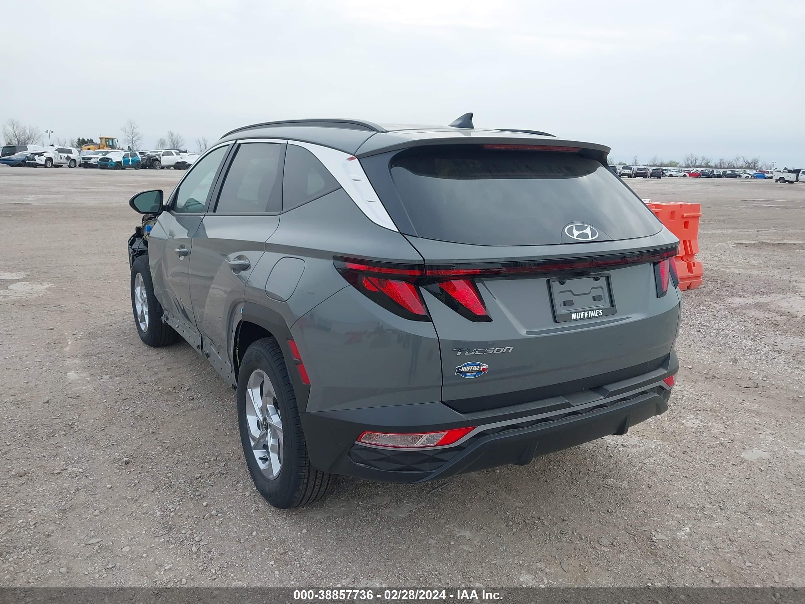 Photo 2 VIN: 5NMJB3DE4RH323986 - HYUNDAI TUCSON 