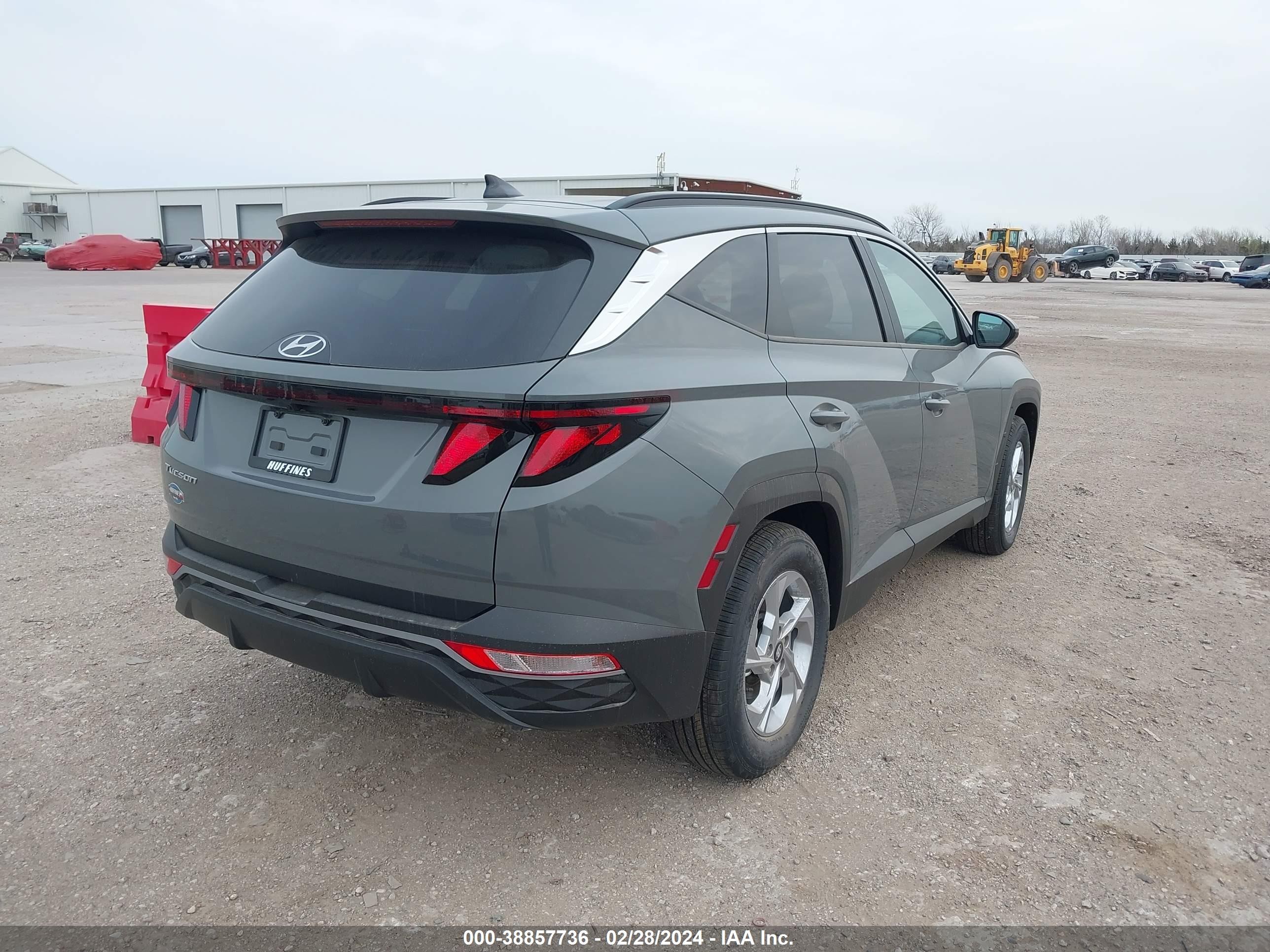 Photo 3 VIN: 5NMJB3DE4RH323986 - HYUNDAI TUCSON 