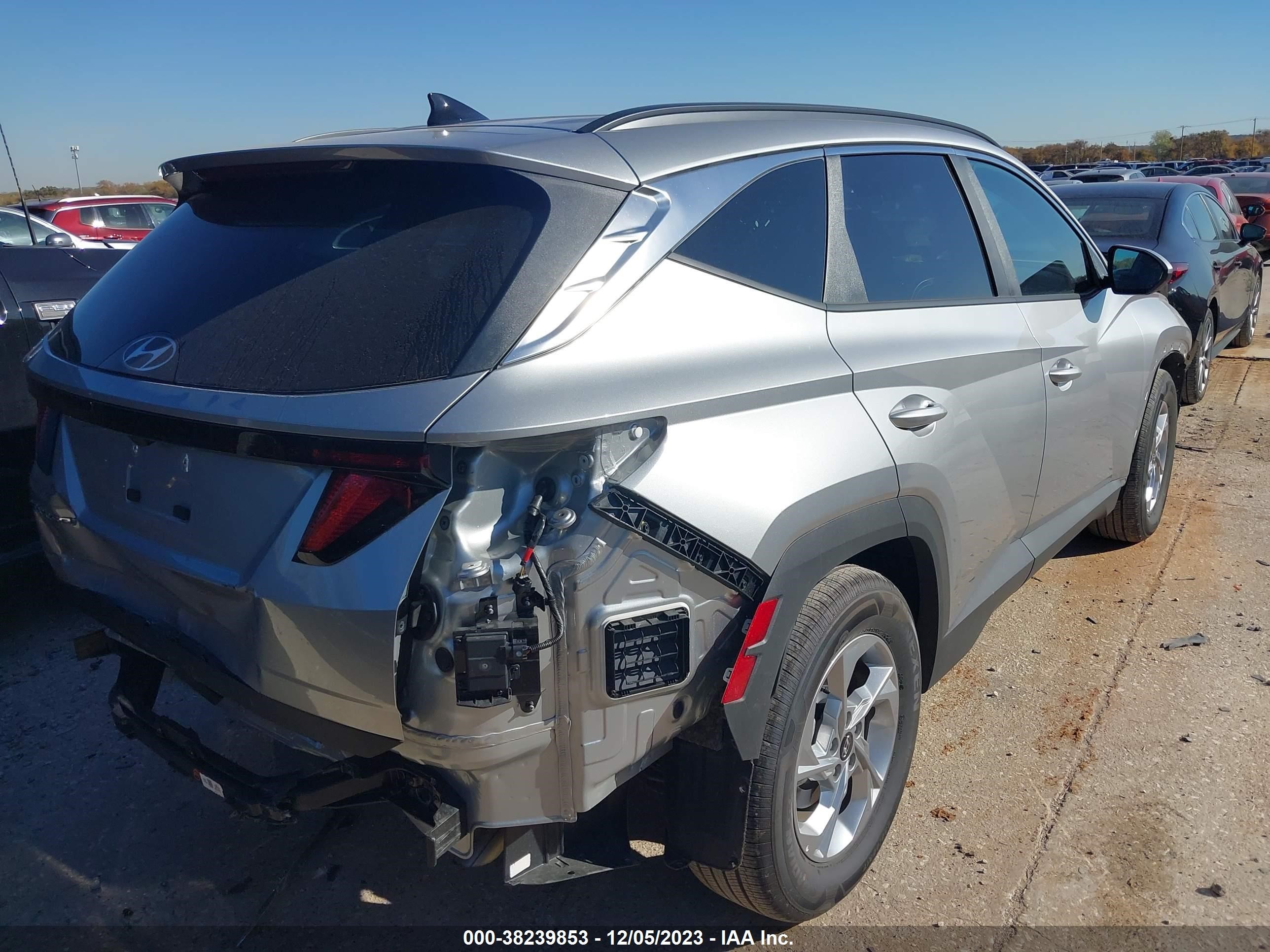 Photo 3 VIN: 5NMJB3DE5RH316755 - HYUNDAI TUCSON 