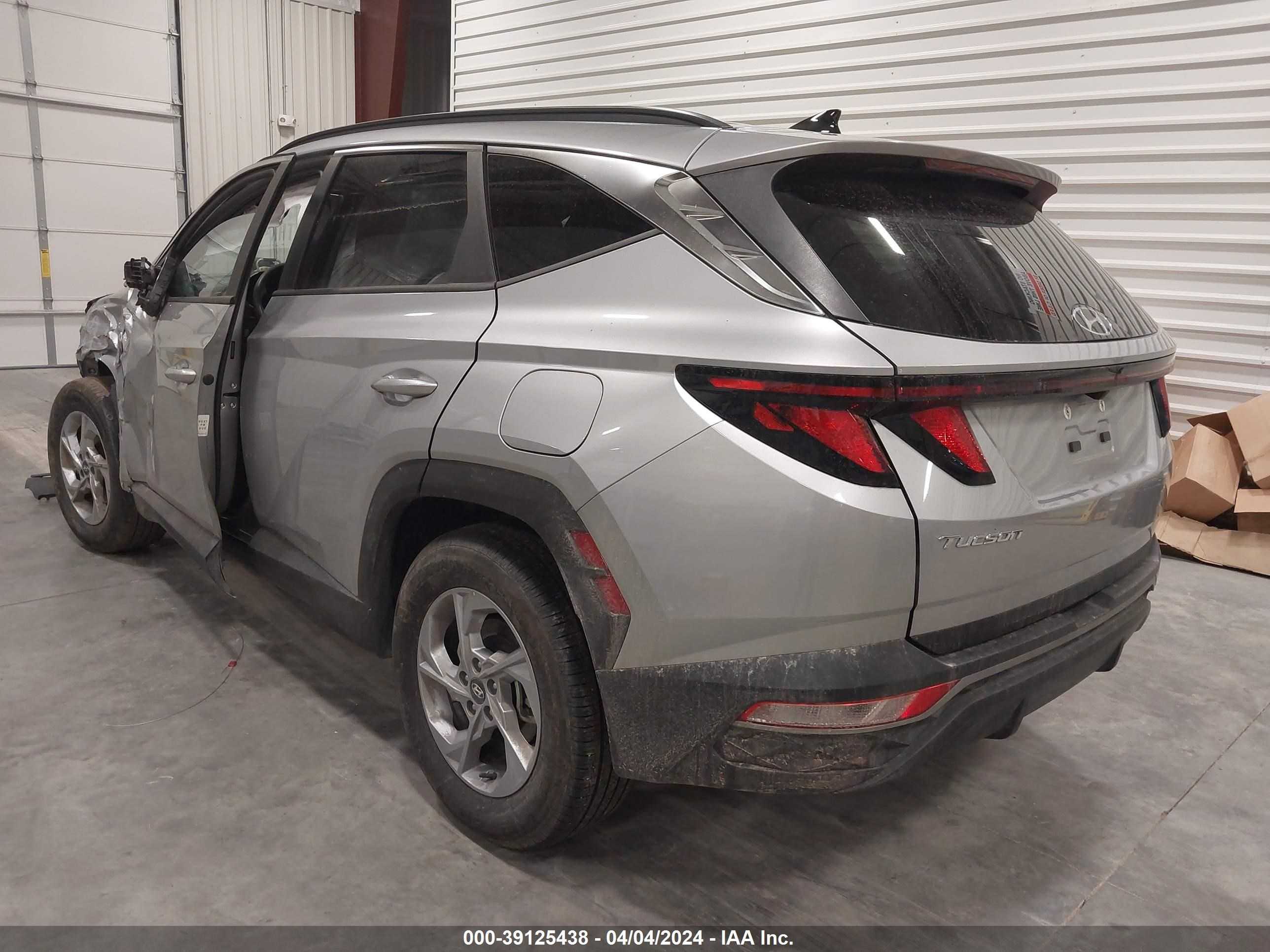 Photo 2 VIN: 5NMJB3DE6RH305568 - HYUNDAI TUCSON 