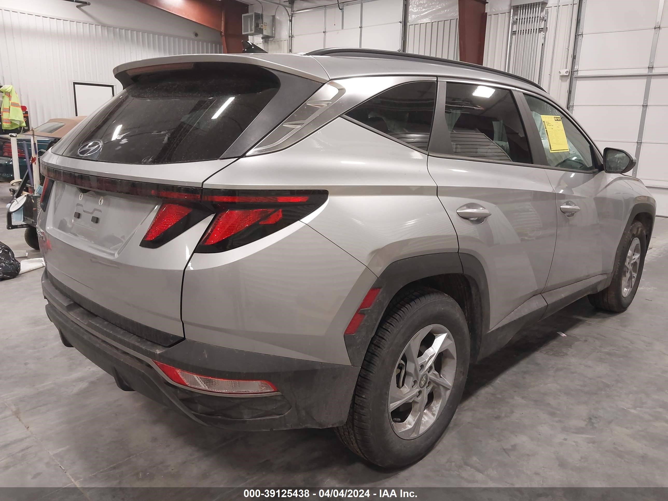 Photo 3 VIN: 5NMJB3DE6RH305568 - HYUNDAI TUCSON 