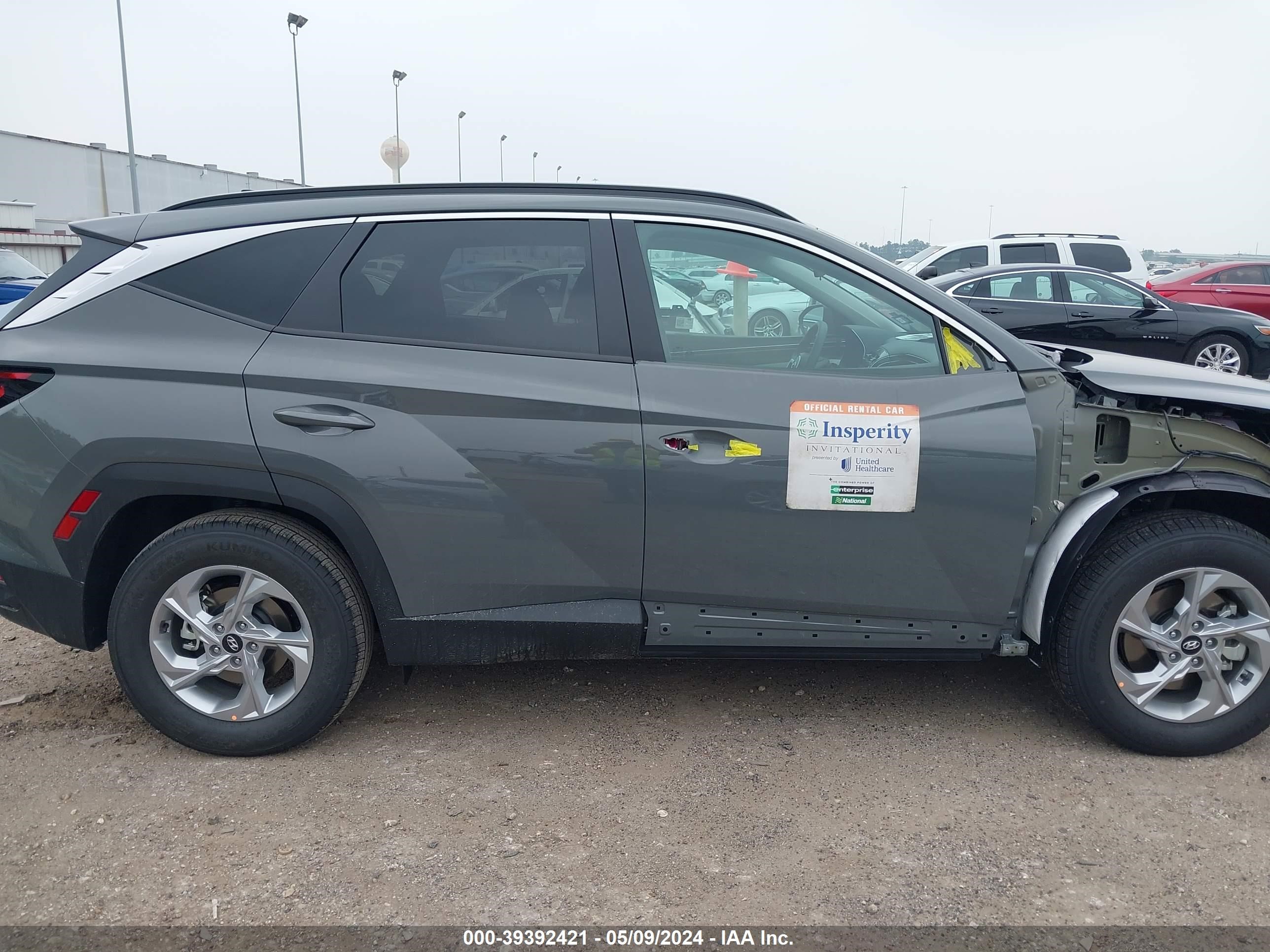 Photo 13 VIN: 5NMJB3DEXRH411666 - HYUNDAI TUCSON 