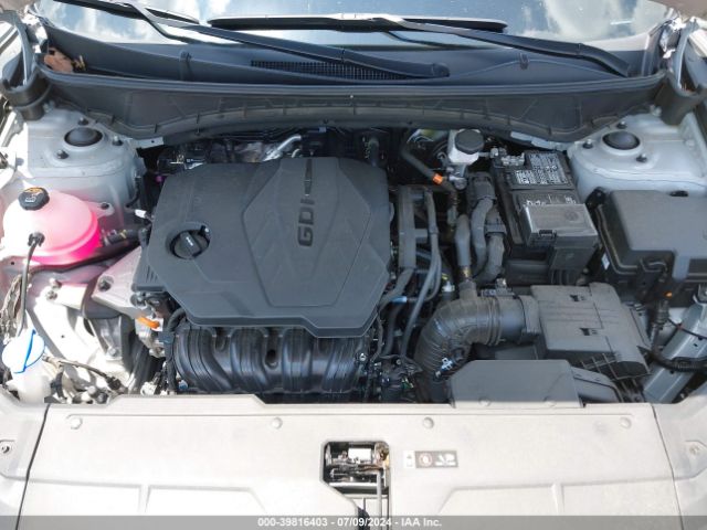 Photo 9 VIN: 5NMJBCAE4PH283457 - HYUNDAI TUCSON 