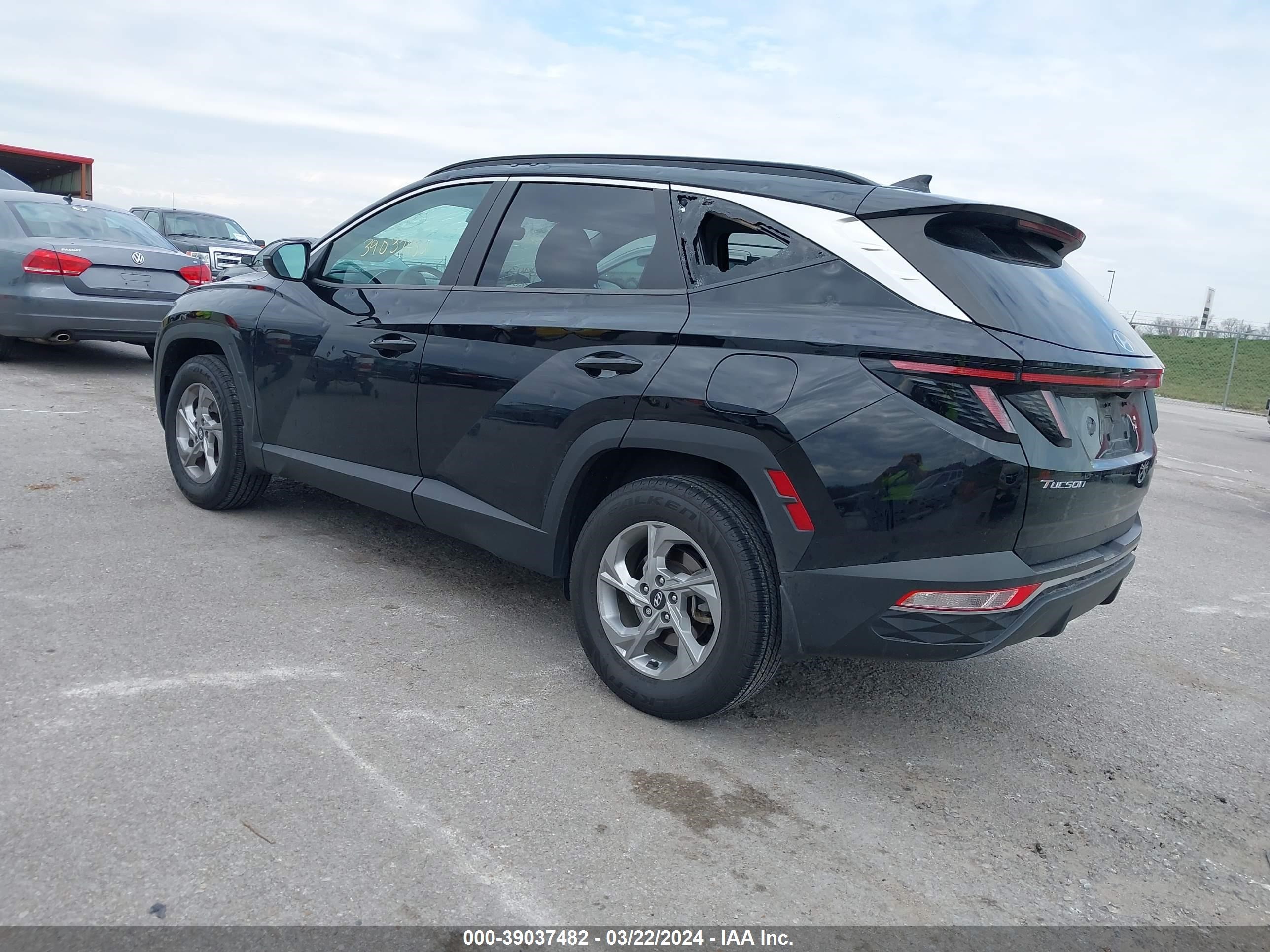 Photo 2 VIN: 5NMJBCAE6NH036602 - HYUNDAI TUCSON 