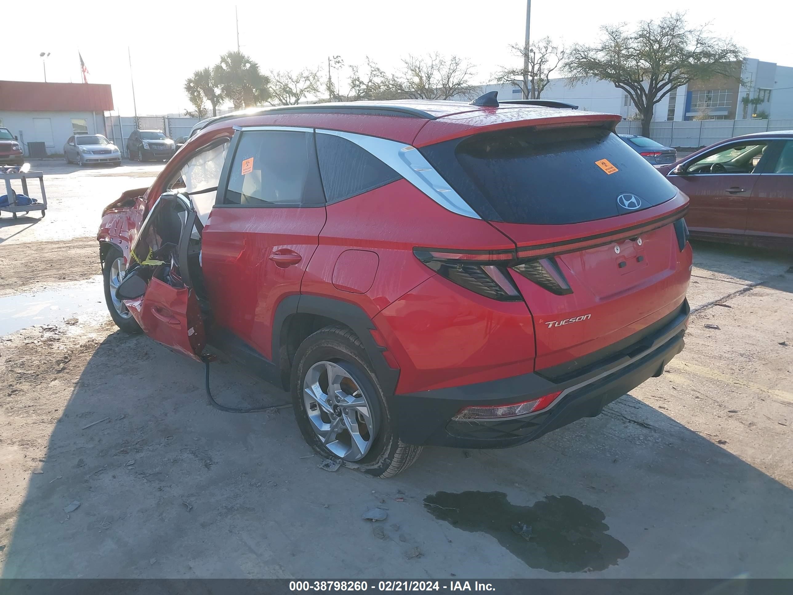 Photo 2 VIN: 5NMJBCAE7PH217503 - HYUNDAI TUCSON 