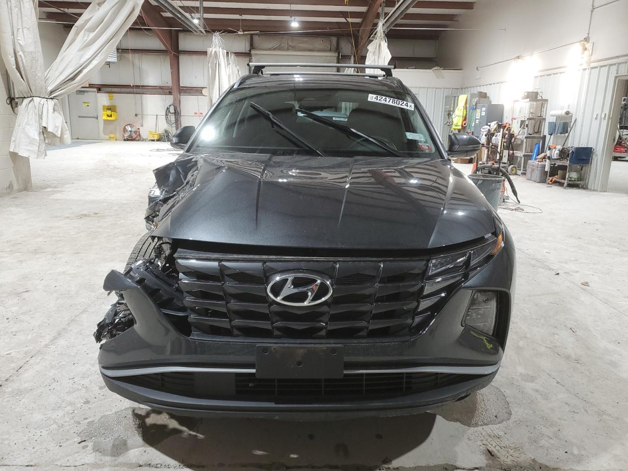 Photo 4 VIN: 5NMJBCAE7PH221230 - HYUNDAI TUCSON 