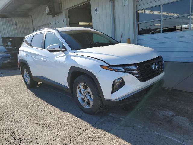 Photo 3 VIN: 5NMJBCAEXNH136976 - HYUNDAI TUCSON 