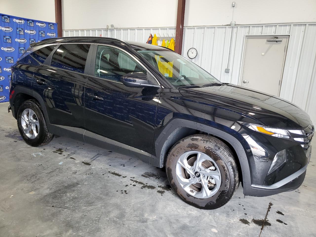 Photo 3 VIN: 5NMJBCDE1RH337733 - HYUNDAI TUCSON 