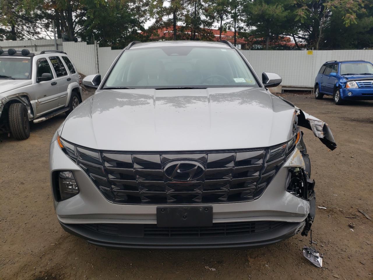 Photo 4 VIN: 5NMJCCAE2NH038117 - HYUNDAI TUCSON 