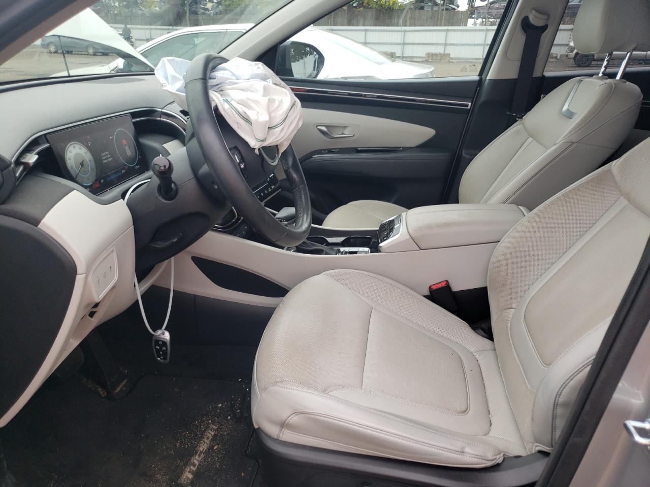 Photo 6 VIN: 5NMJCCAE2NH038117 - HYUNDAI TUCSON 