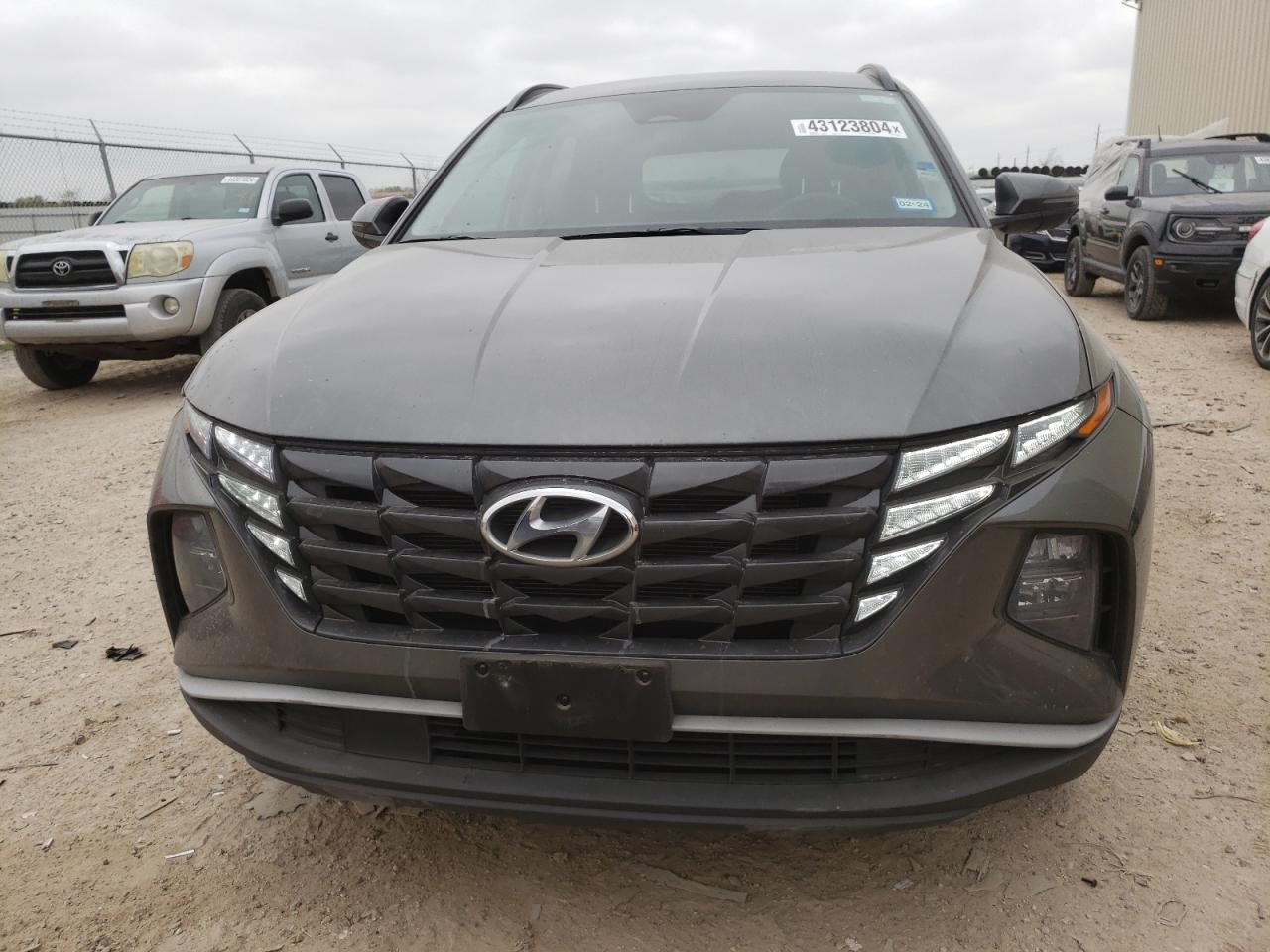 Photo 4 VIN: 5NMJF3AE7NH092844 - HYUNDAI TUCSON 