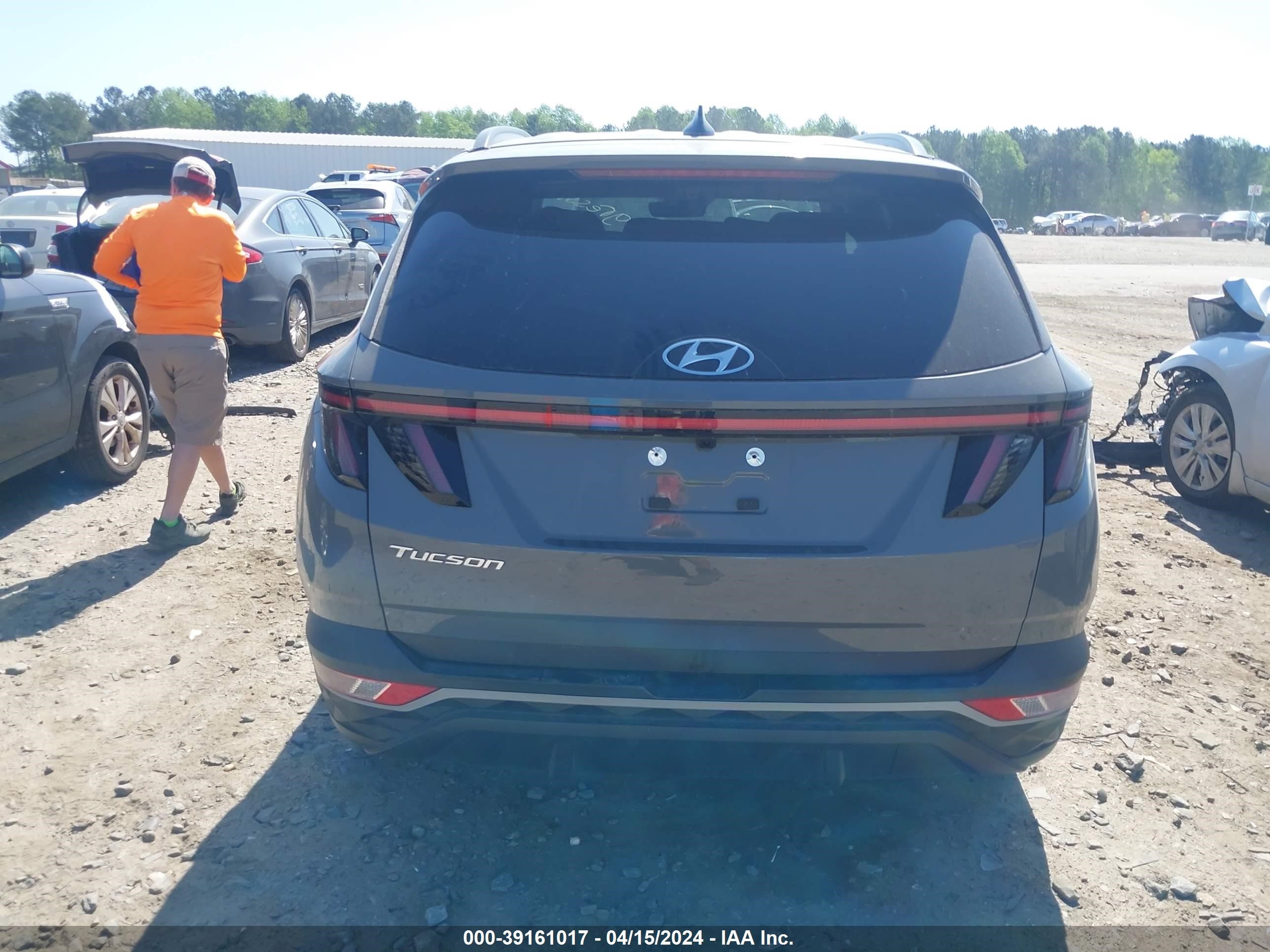 Photo 16 VIN: 5NMJF3DE0RH353457 - HYUNDAI TUCSON 