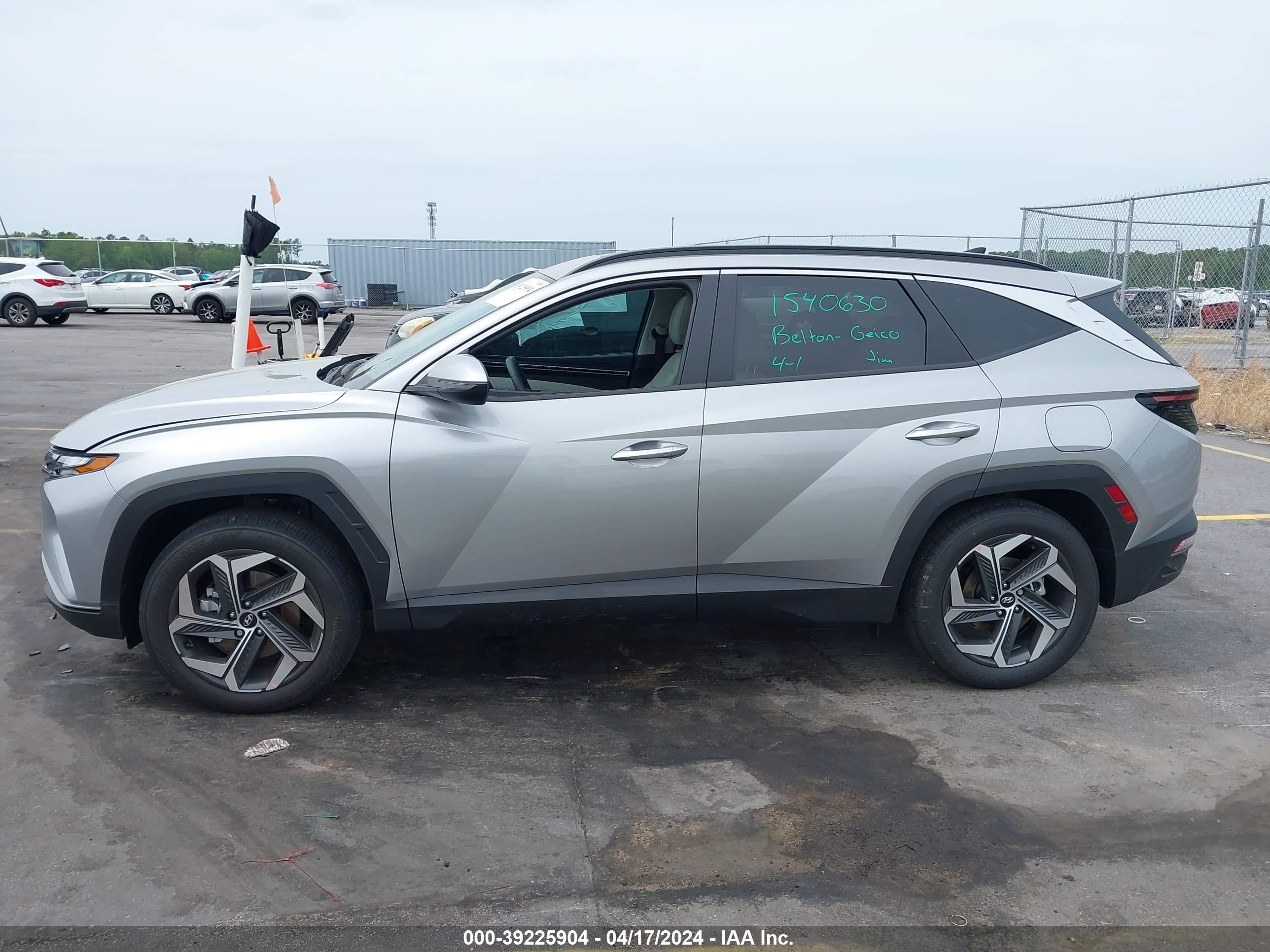 Photo 13 VIN: 5NMJF3DE4RH379043 - HYUNDAI TUCSON 