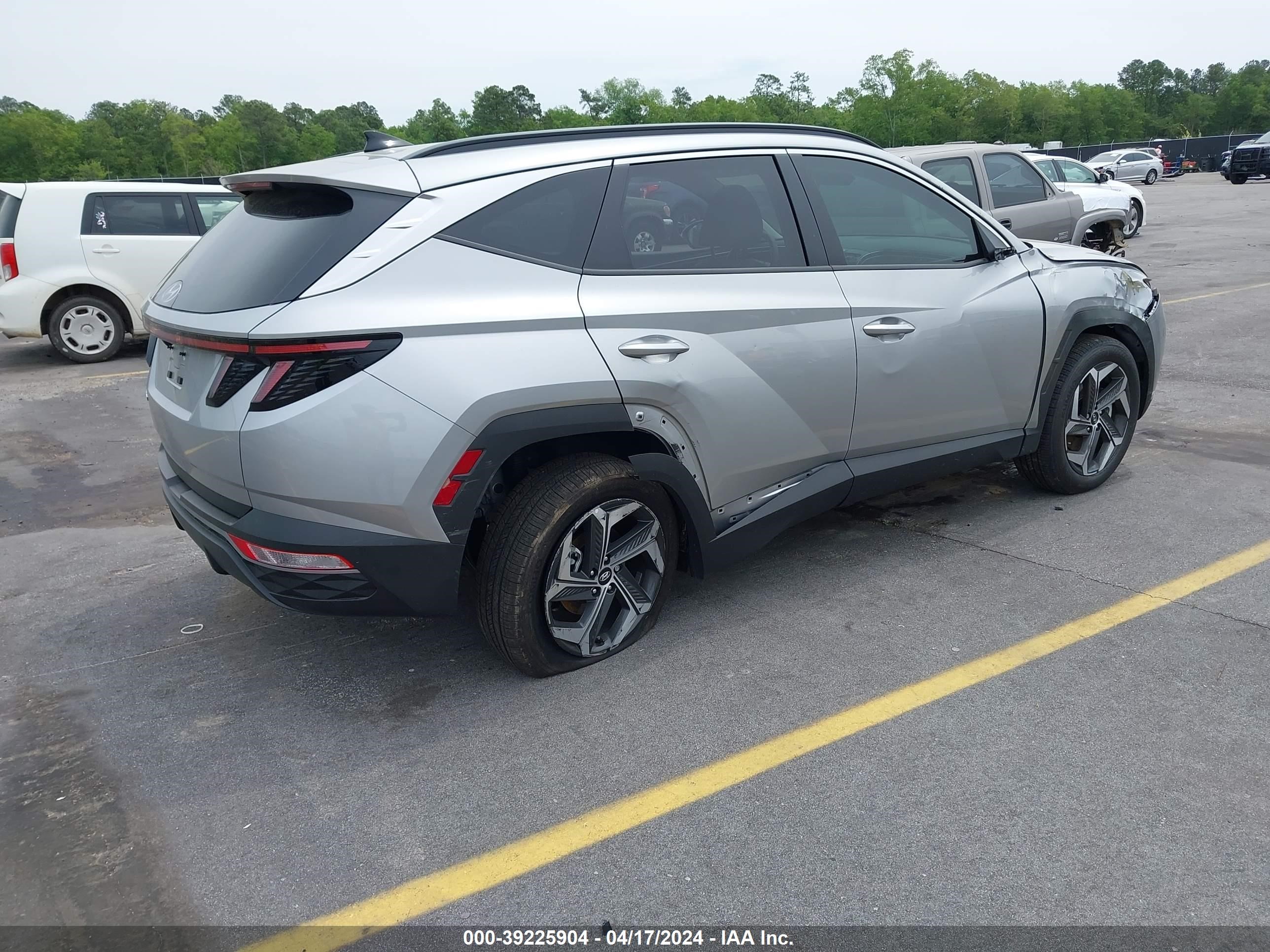 Photo 3 VIN: 5NMJF3DE4RH379043 - HYUNDAI TUCSON 