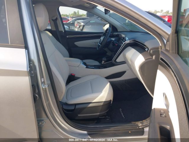 Photo 4 VIN: 5NMJF3DE8RH379269 - HYUNDAI TUCSON 