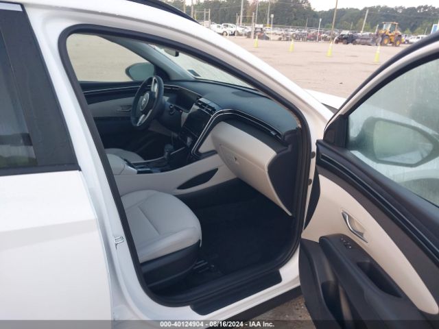 Photo 4 VIN: 5NMJF3DE9RH439074 - HYUNDAI TUCSON 