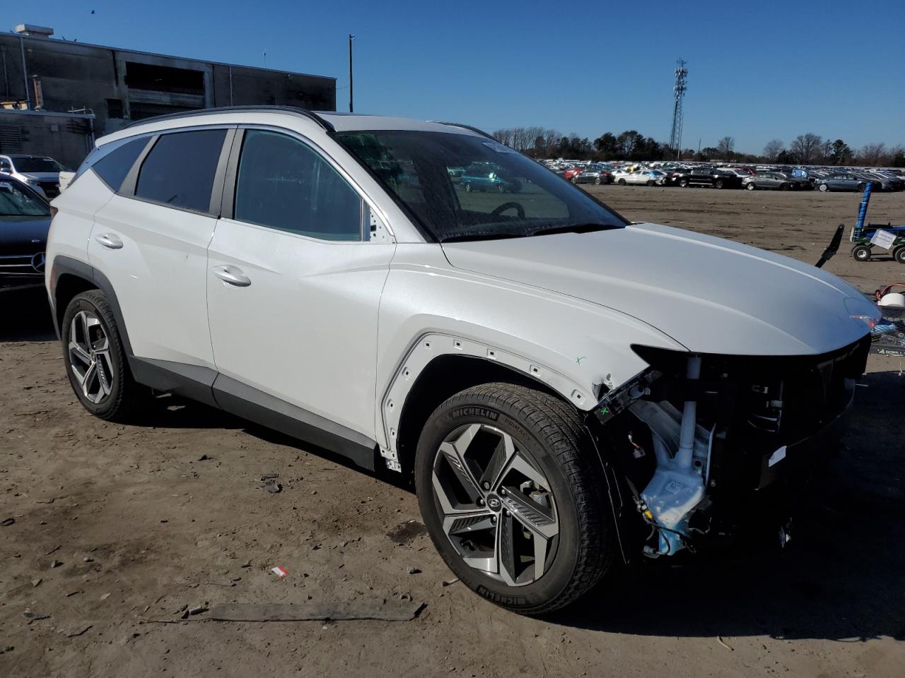 Photo 3 VIN: 5NMJFCAE1NH038049 - HYUNDAI TUCSON 