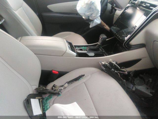 Photo 4 VIN: 5NMJFCAE1PH232681 - HYUNDAI TUCSON 