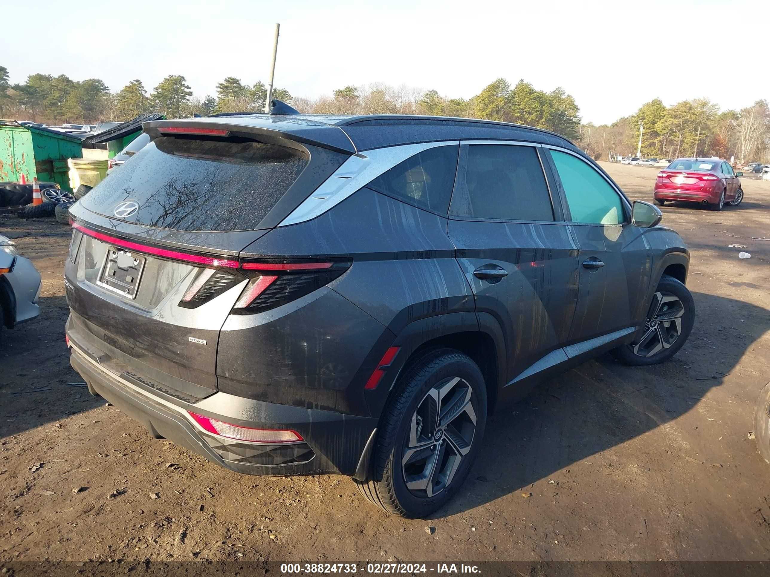 Photo 3 VIN: 5NMJFCAE4PH281969 - HYUNDAI TUCSON 