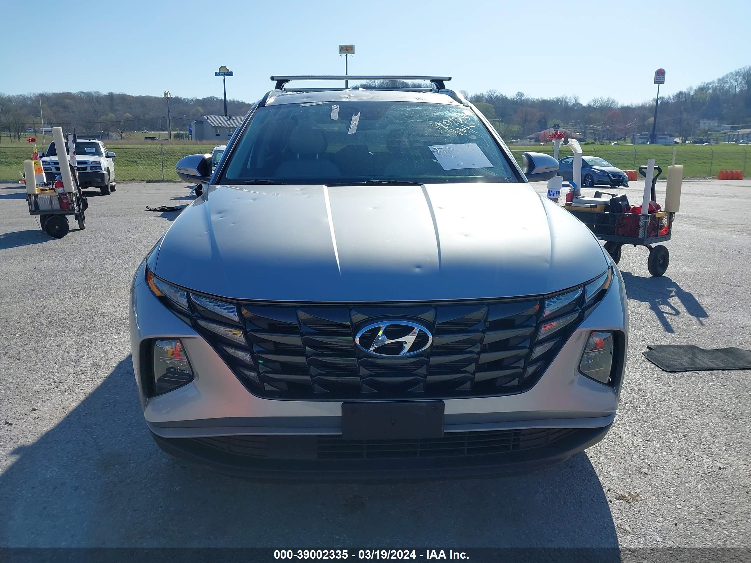 Photo 11 VIN: 5NMJFCAE5PH163512 - HYUNDAI TUCSON 