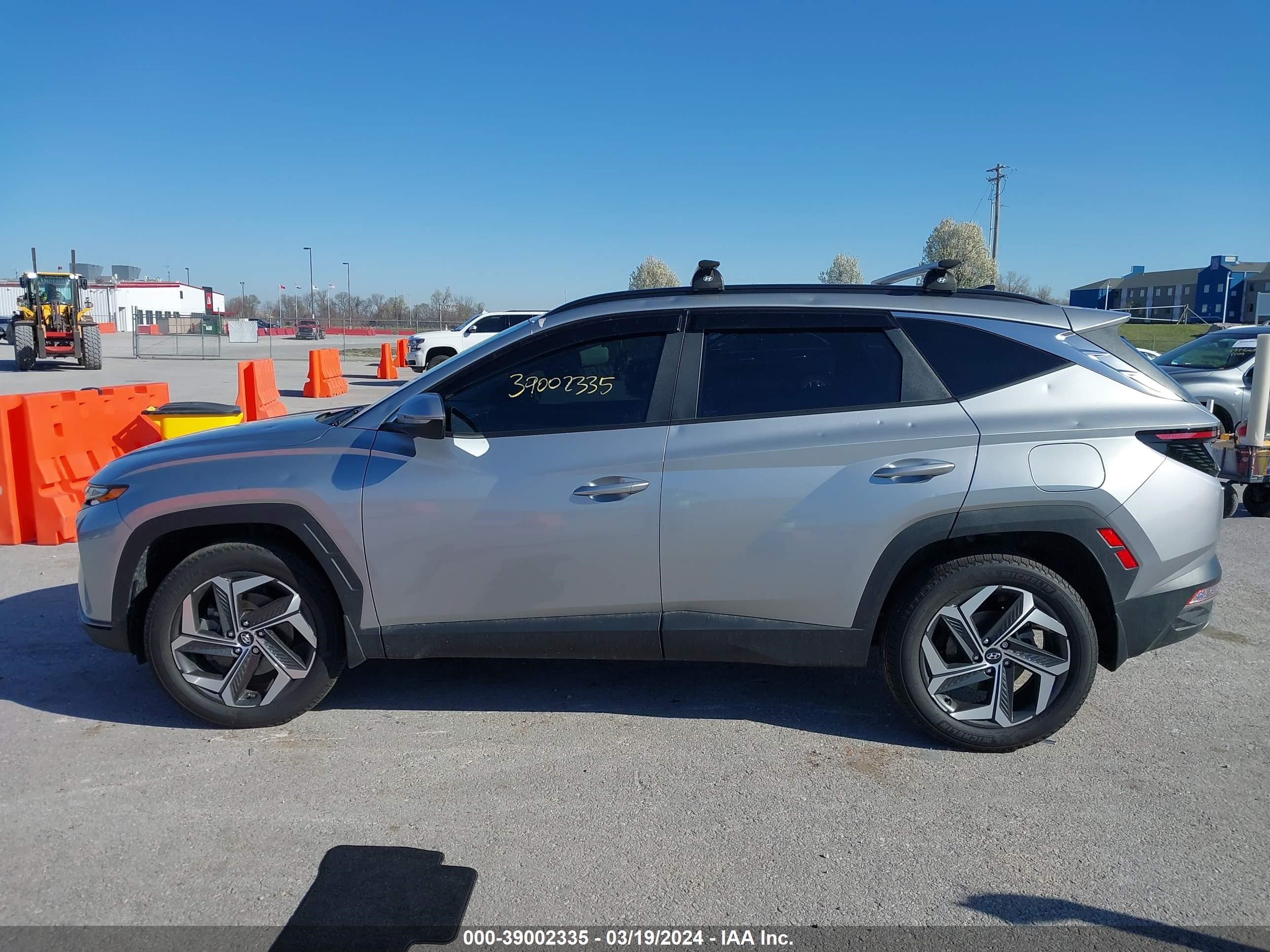 Photo 13 VIN: 5NMJFCAE5PH163512 - HYUNDAI TUCSON 